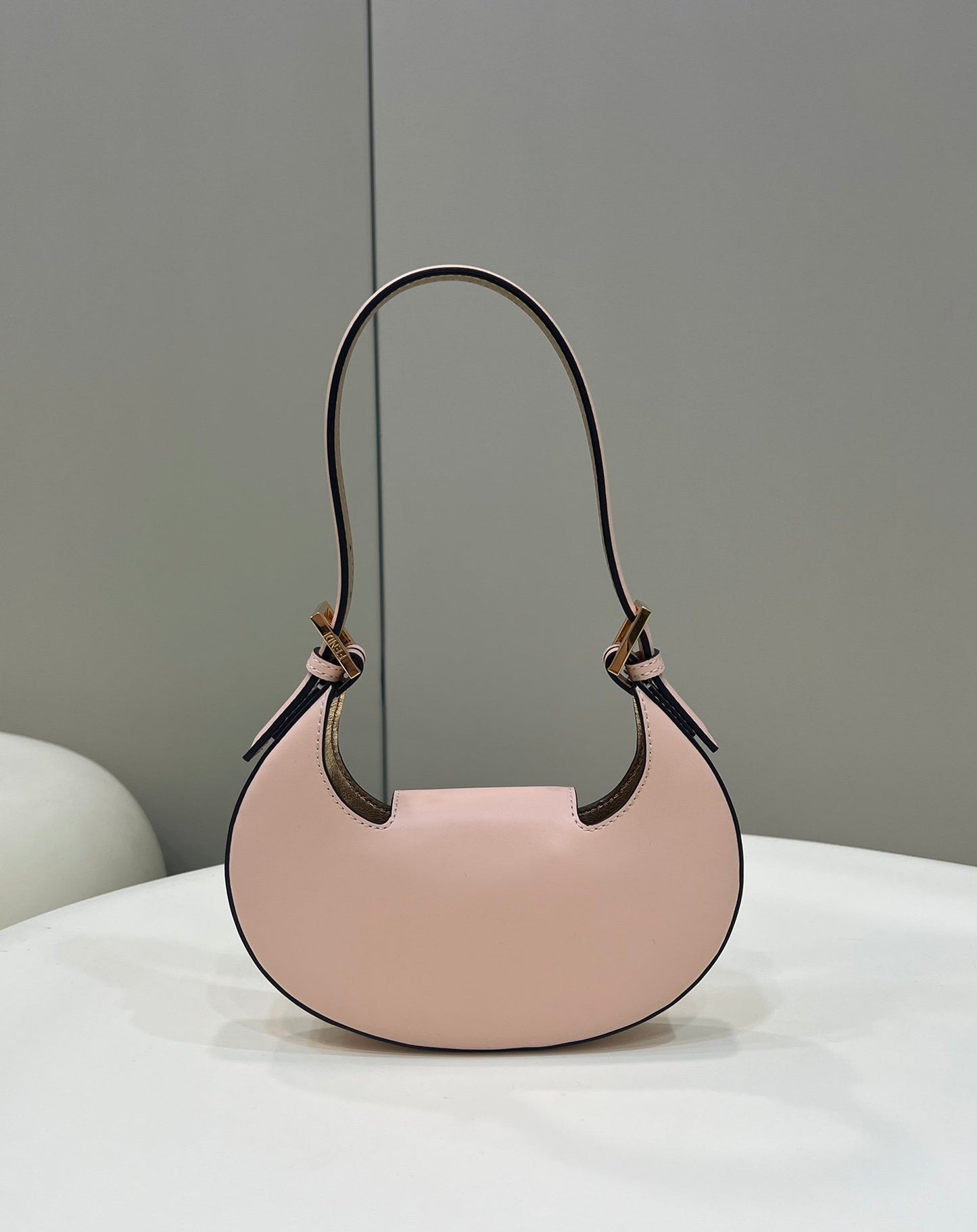 FI Cookie Pale Pink For Women, Women’s Handbags, Shoulder Bags 7.4in/19cm Pink FF 8BS065AAIWF14N1