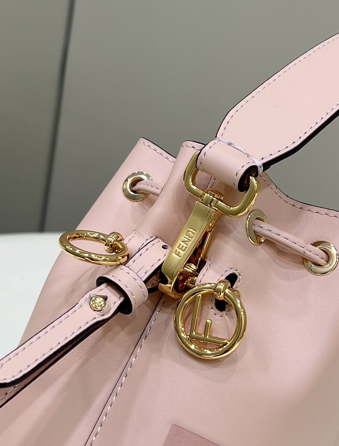 FI Mon Tresor Pale Pink For Women, Women’s Handbags, Shoulder And Crossbody Bags 7.1in/18cm FF 8BS010AC9LF14N1