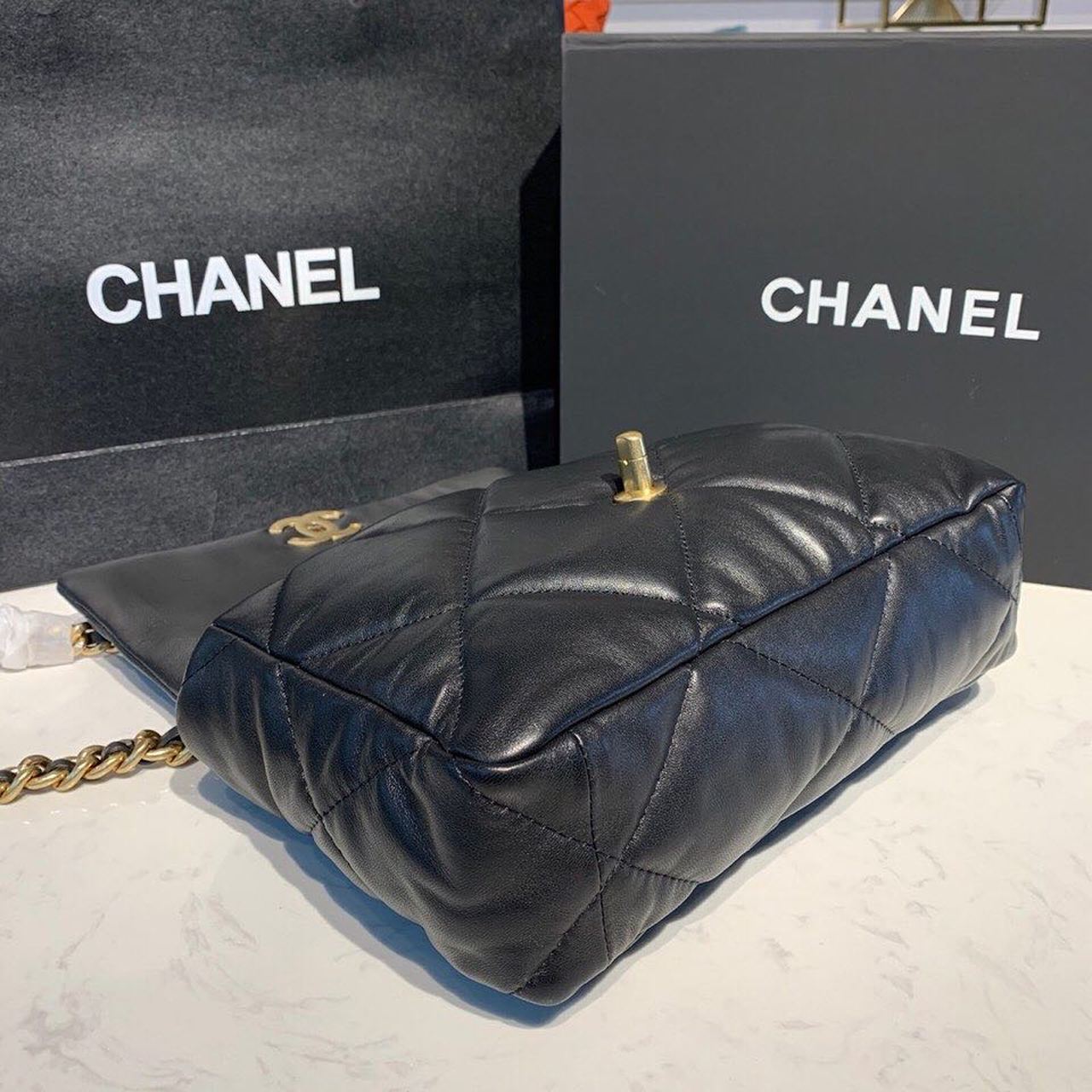 CHL 19 HandBag Black For Women 11.8in/30cm