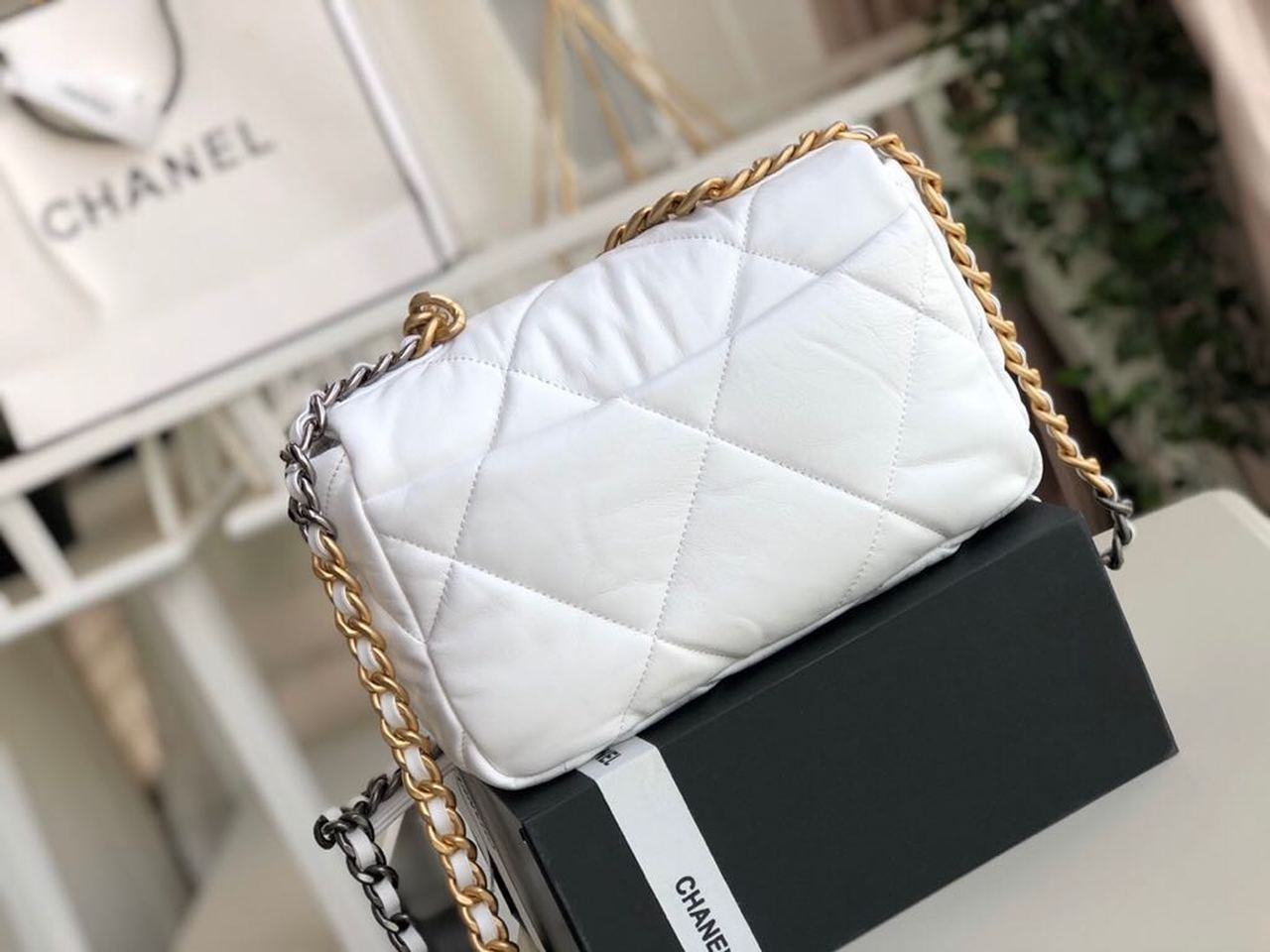 CHL 19 HandBag White For Women 10.1in/26cm AS1160