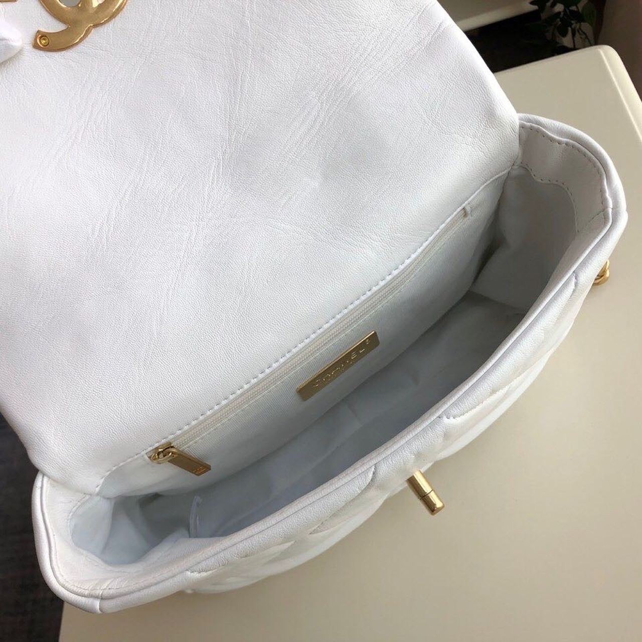 CHL 19 HandBag White For Women 10.1in/26cm AS1160