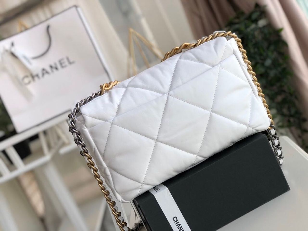CHL 19 HandBag White For Women 11.8in/30cm