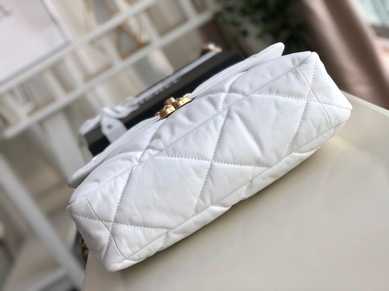 CHL 19 HandBag White For Women 11.8in/30cm