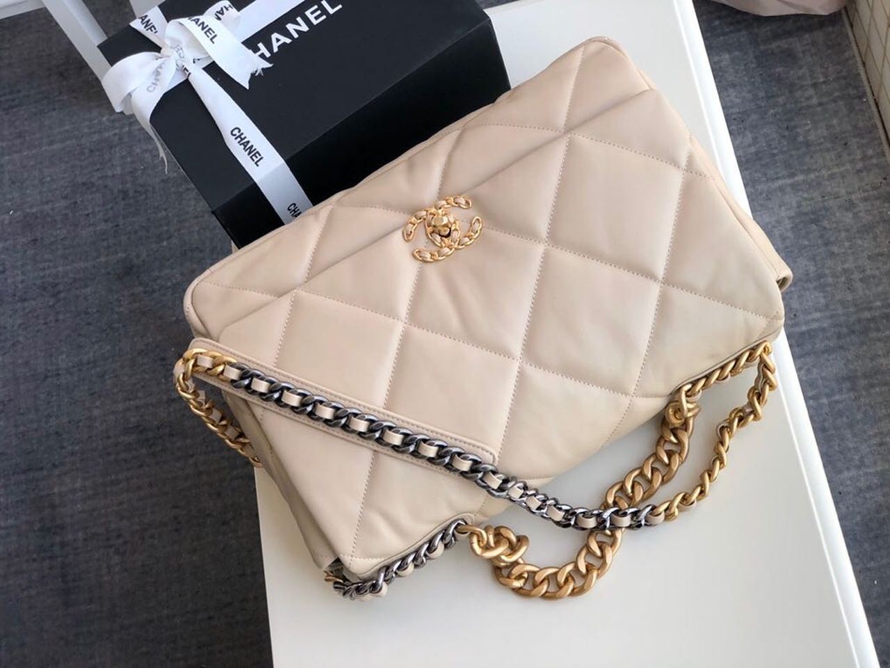 CHL 19 Maxi HandBag Beige For Women 14in/36cm