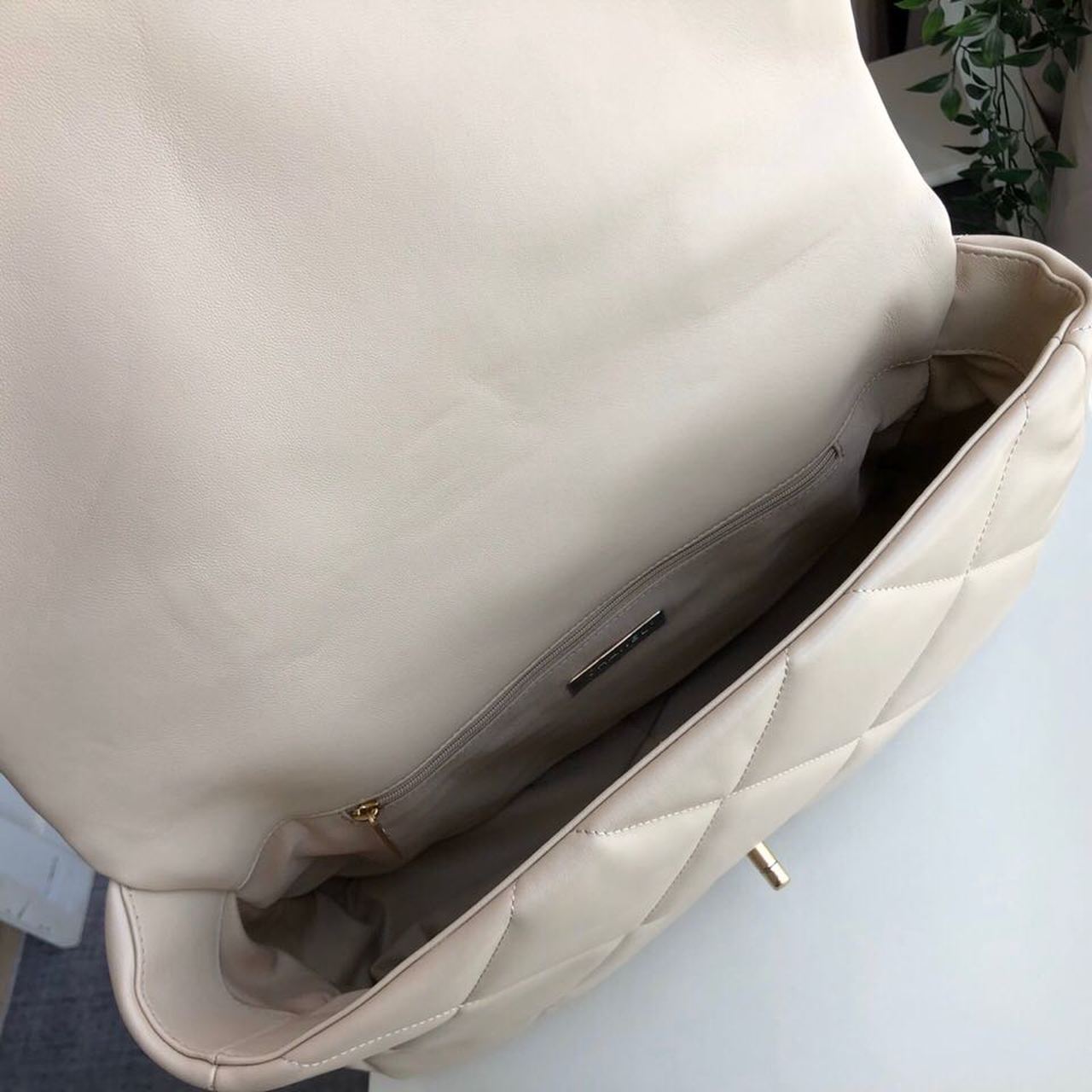 CHL 19 Maxi HandBag Beige For Women 14in/36cm