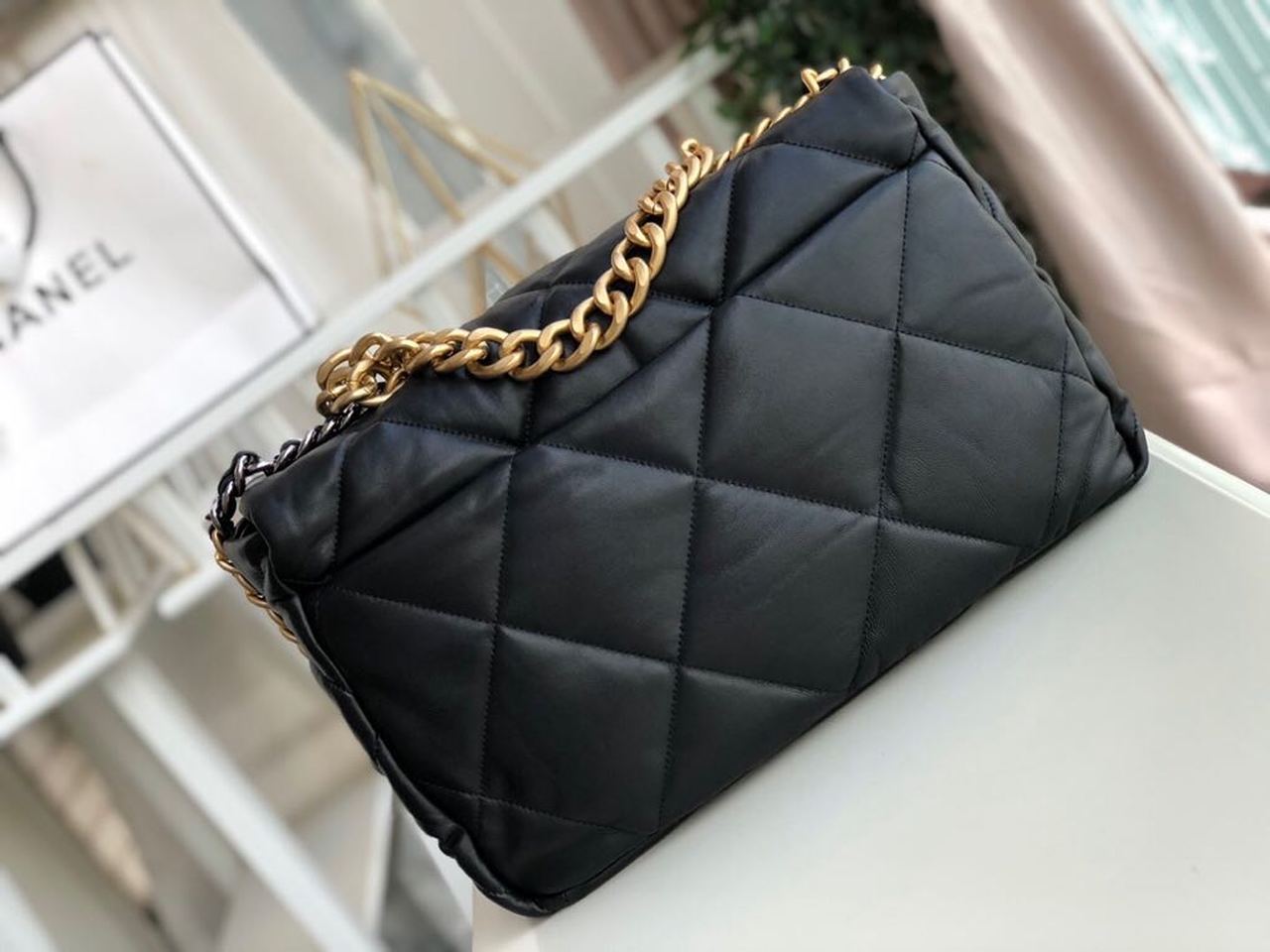 CHL 19 Maxi Handbag Black For Women, Women’s Bags, Shoulder And Crossbody Bags 14in/36cm AS1162 B04852 94305