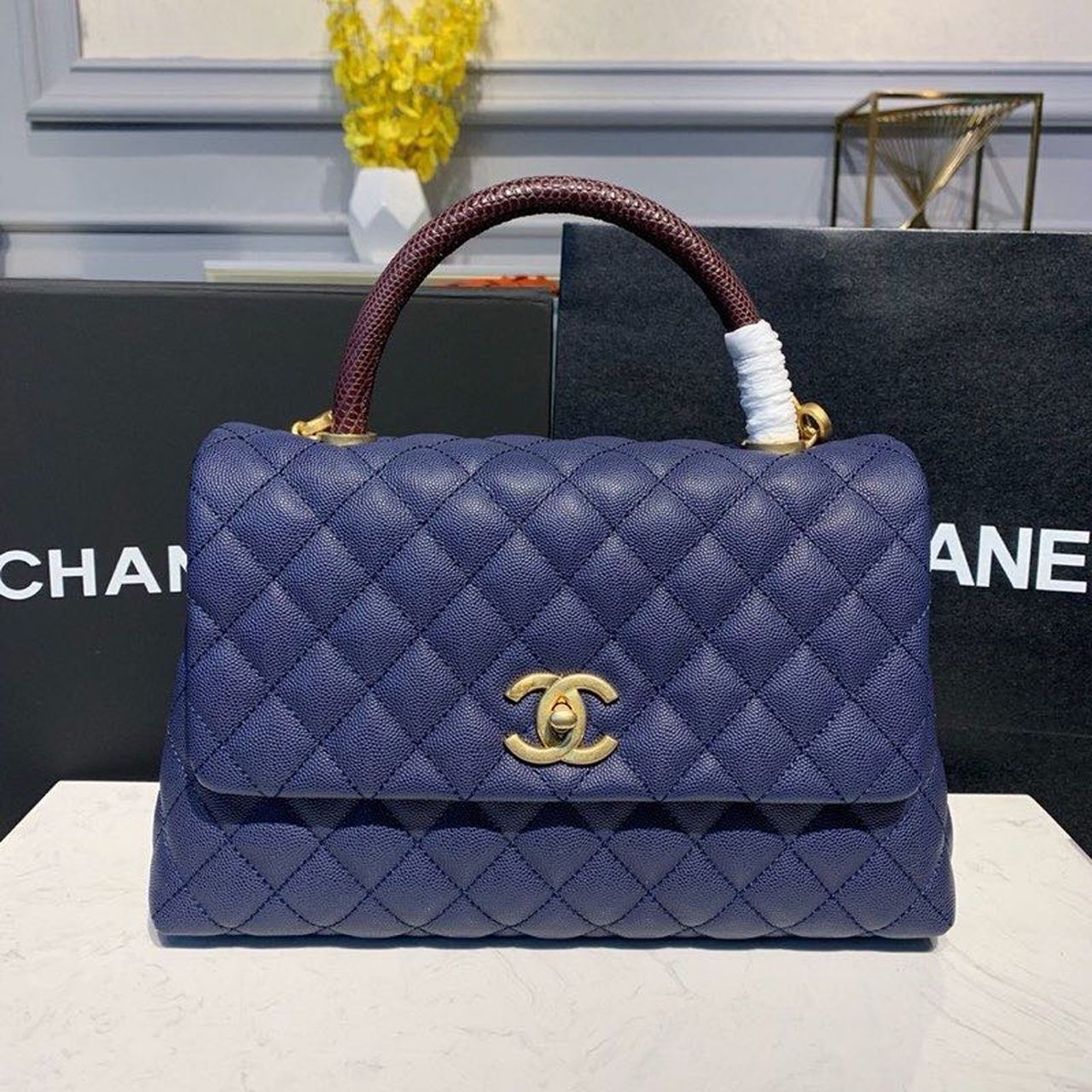 ChanelLarge Flap Bag With Top Handle Blue For Women, Women’s Handbags, Shoulder And Crossbody Bags 11in/28cm A92991