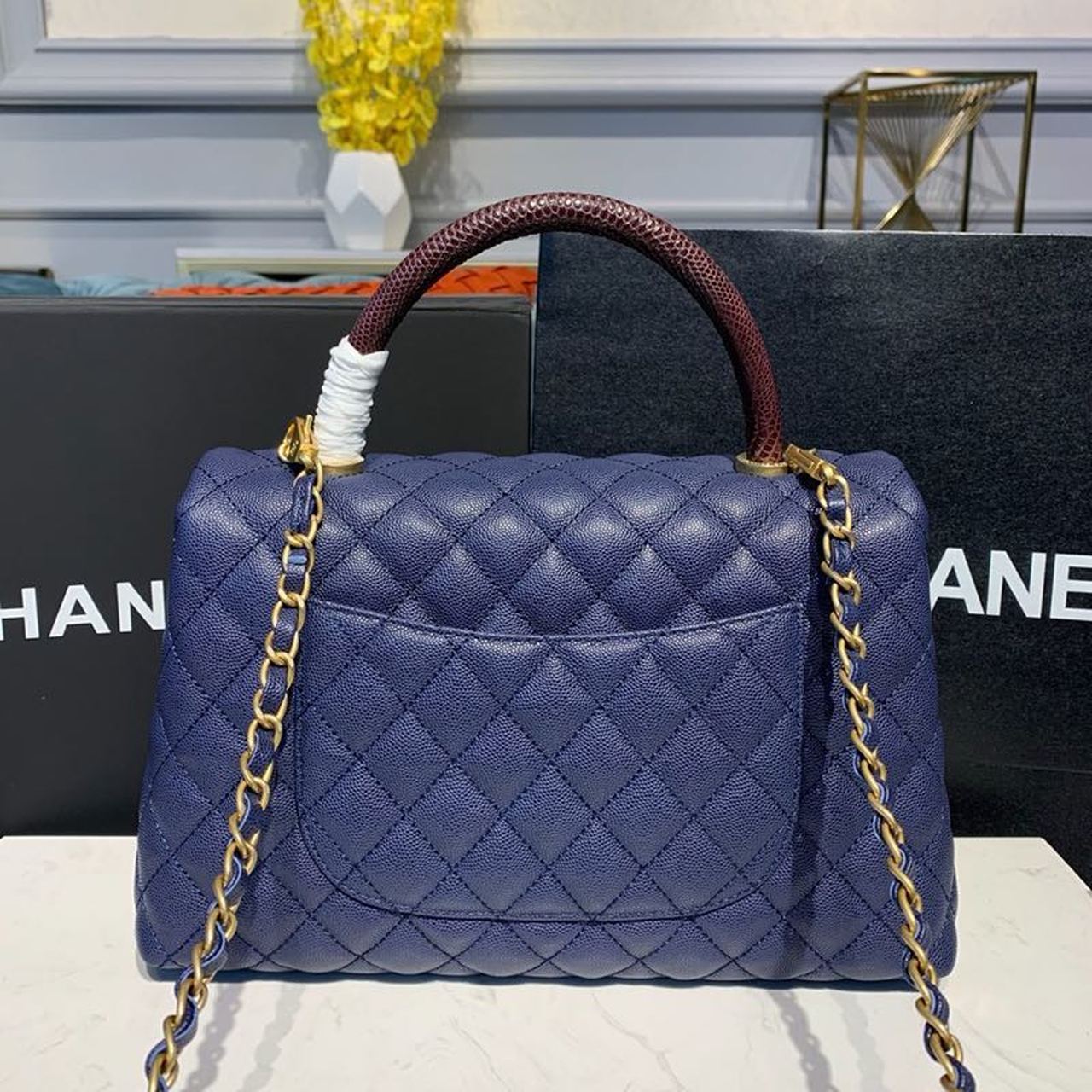 ChanelLarge Flap Bag With Top Handle Blue For Women, Women’s Handbags, Shoulder And Crossbody Bags 11in/28cm A92991
