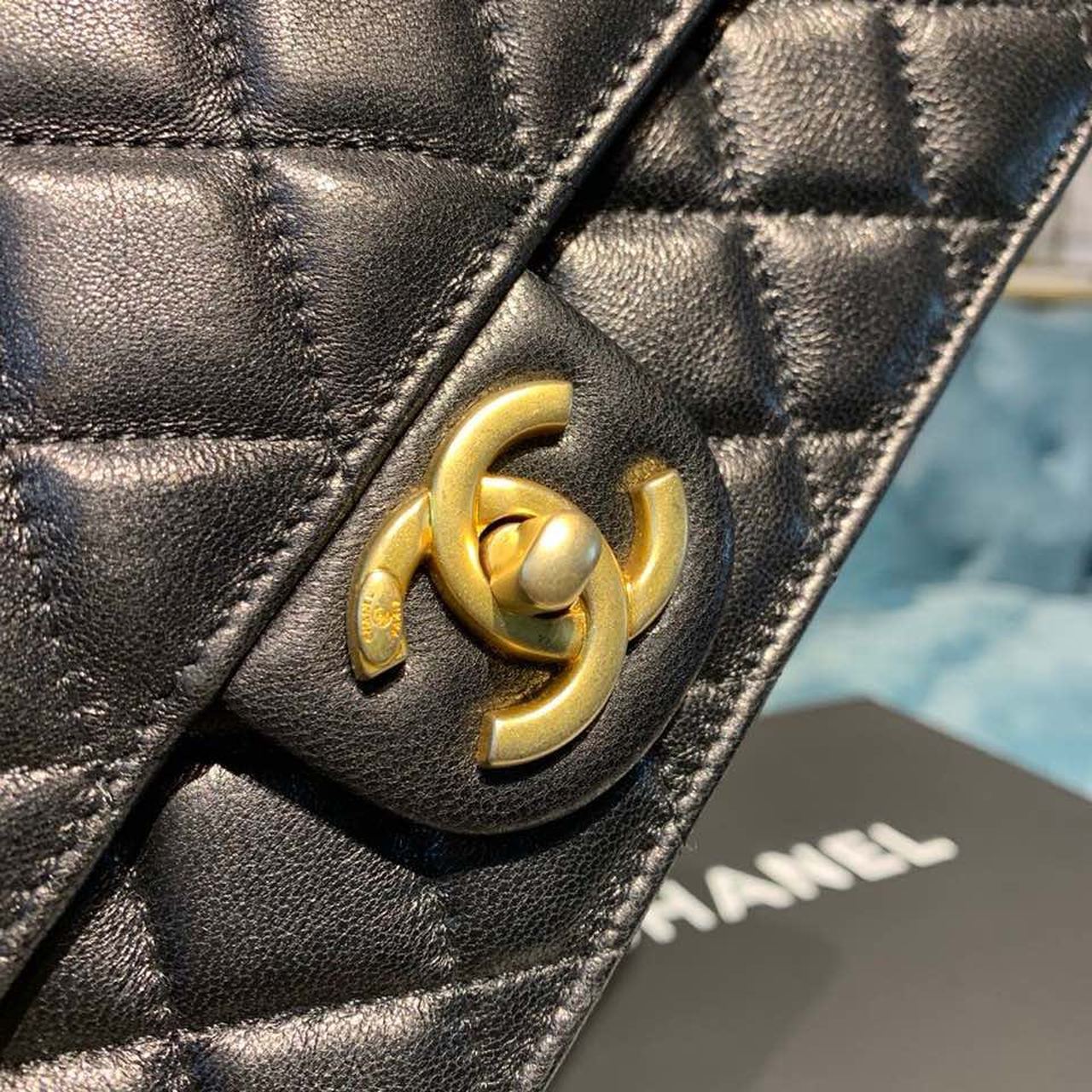 ChanelShort Pearl Handle Bag Gold Toned Hardware Black For Women, Women’s Handbags, Shoulder And Crossbody Bags 8.2in/21cm AS0585