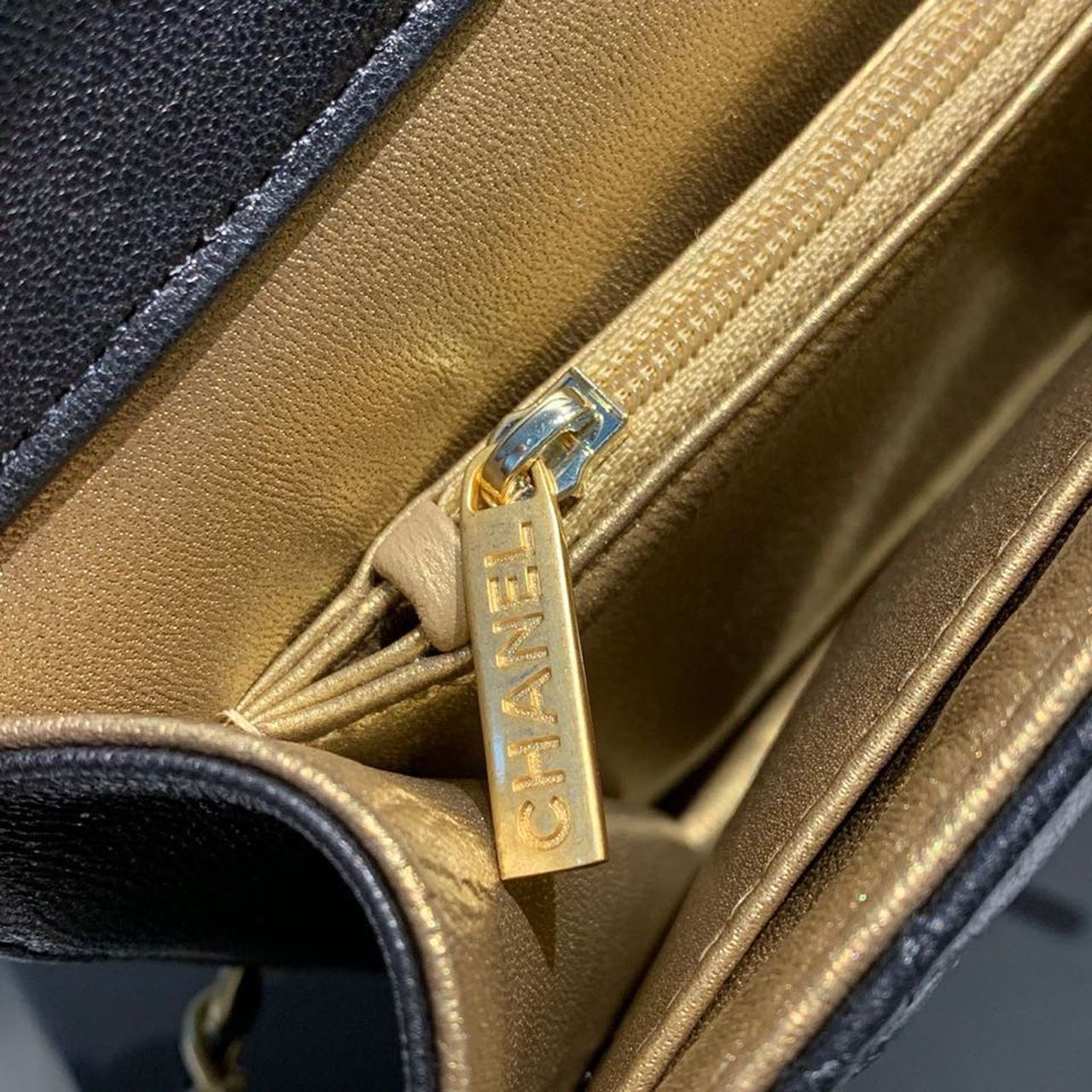 ChanelShort Pearl Handle Bag Gold Toned Hardware Black For Women, Women’s Handbags, Shoulder And Crossbody Bags 8.2in/21cm AS0585