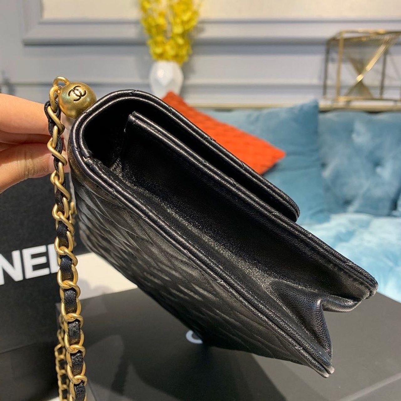 ChanelShort Pearl Handle Bag Gold Toned Hardware Black For Women, Women’s Handbags, Shoulder And Crossbody Bags 8.2in/21cm AS0585