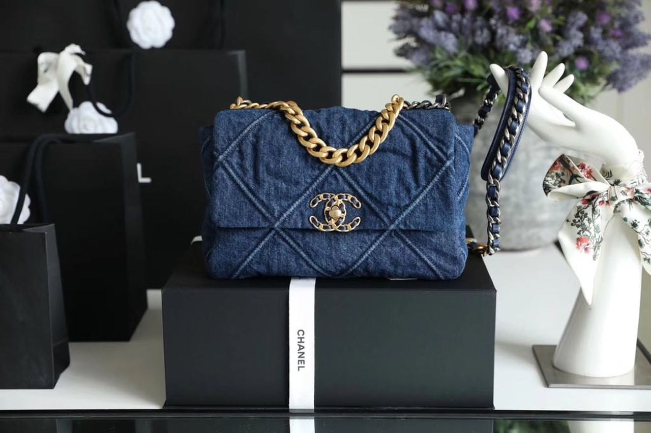 CHL 19 Handbag Denim Blue For Women, Women’s Flap Bag, Shoulder And Crossbody Bags 10.1in/26cm AS1160 B02876 N6832