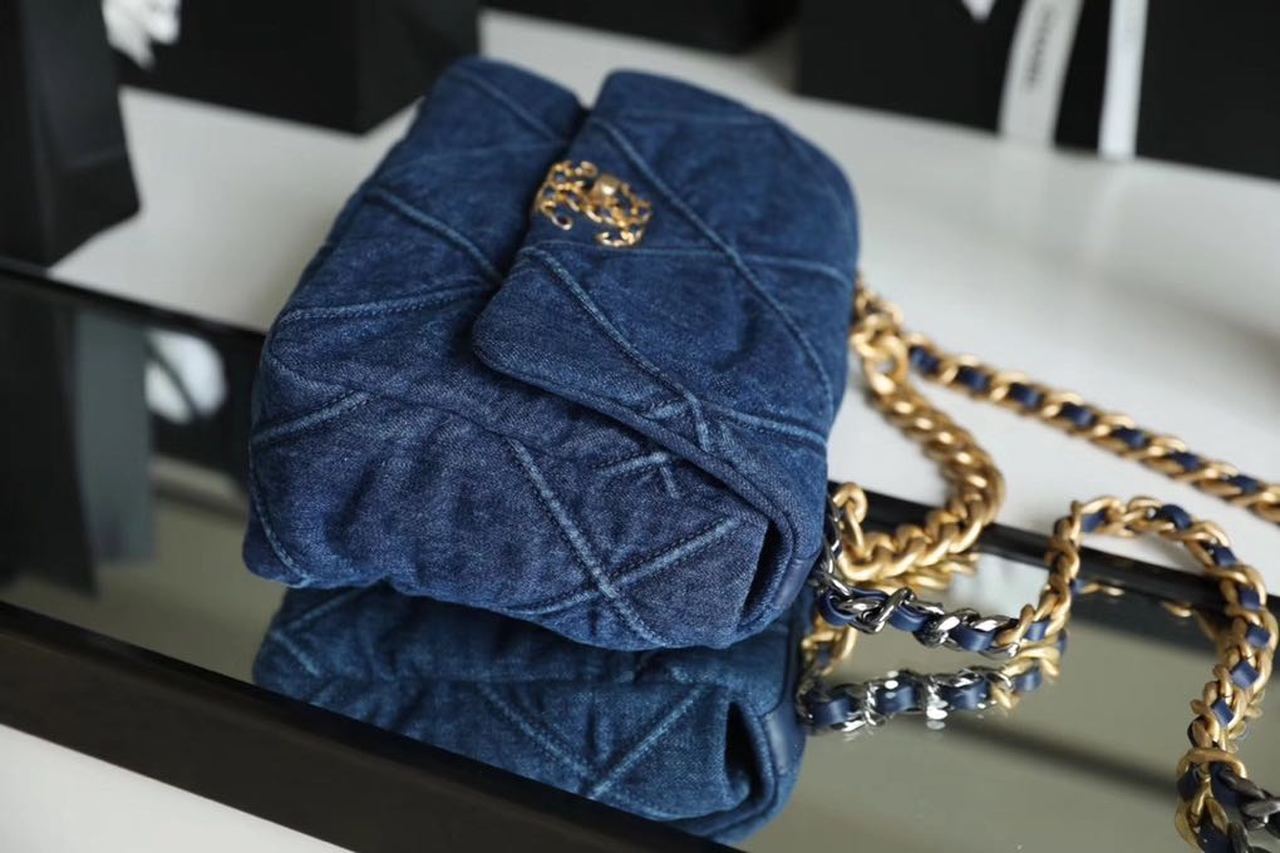 CHL 19 Handbag Denim Blue For Women, Women’s Flap Bag, Shoulder And Crossbody Bags 10.1in/26cm AS1160 B02876 N6832