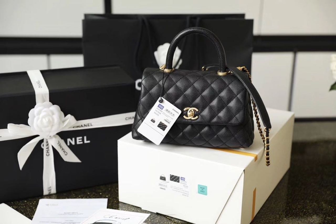 ChanelMedium Flap Bag With Top Handle Black For Women, Women’s Handbags, Shoulder And Crossbody Bags 9in/23cm A92990
