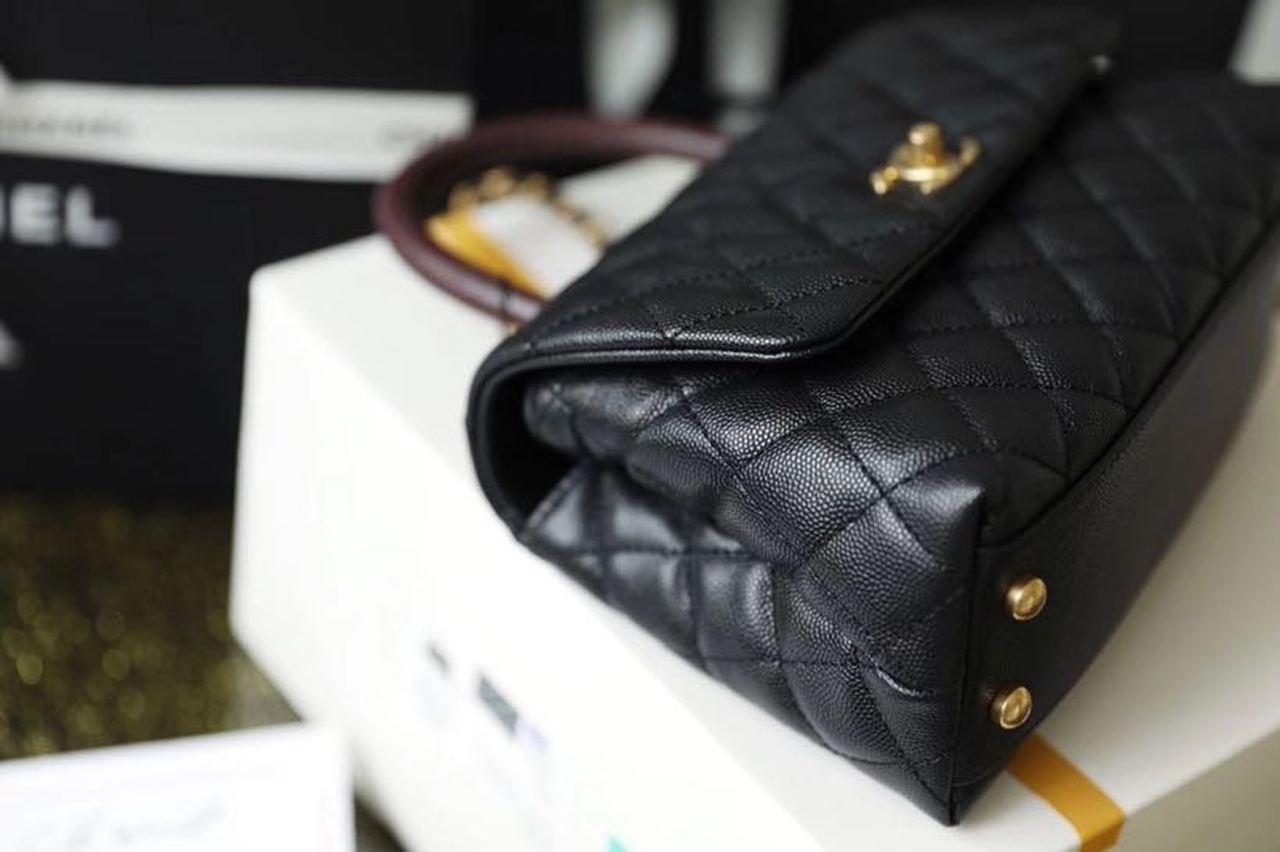 ChanelMedium Flap Bag With Top Handle Black For Women, Women’s Handbags, Shoulder And Crossbody Bags 9in/23cm A92990
