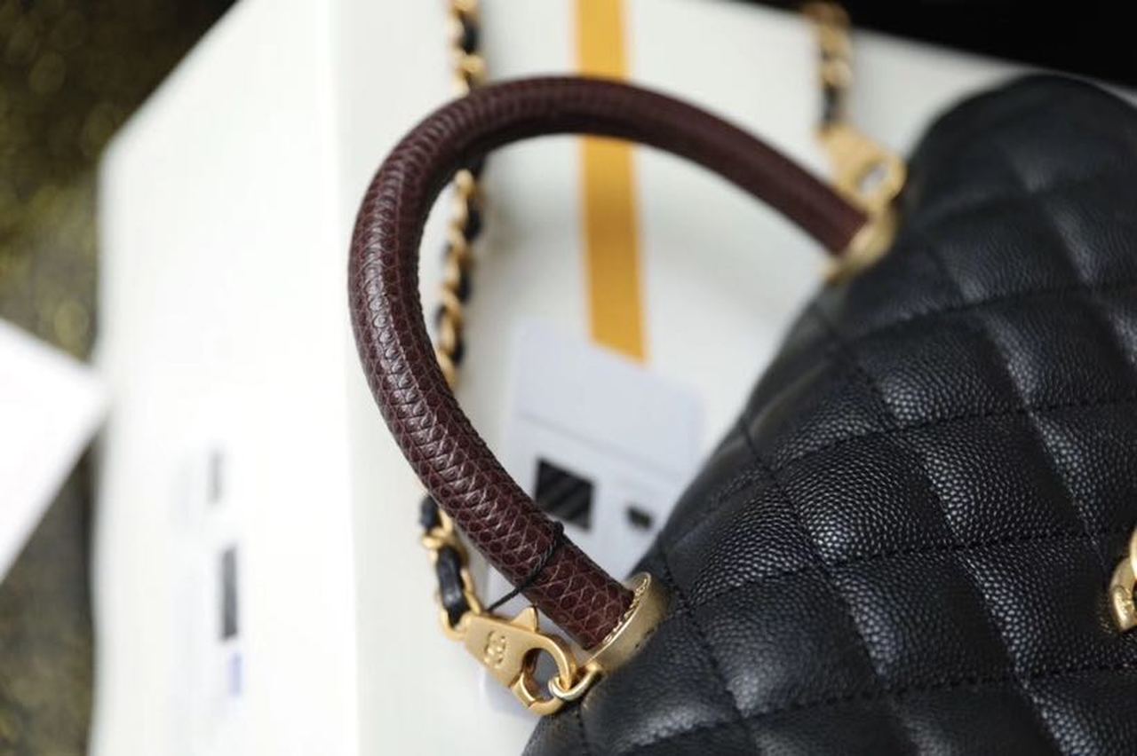 ChanelMedium Flap Bag With Top Handle Black For Women, Women’s Handbags, Shoulder And Crossbody Bags 9in/23cm A92990