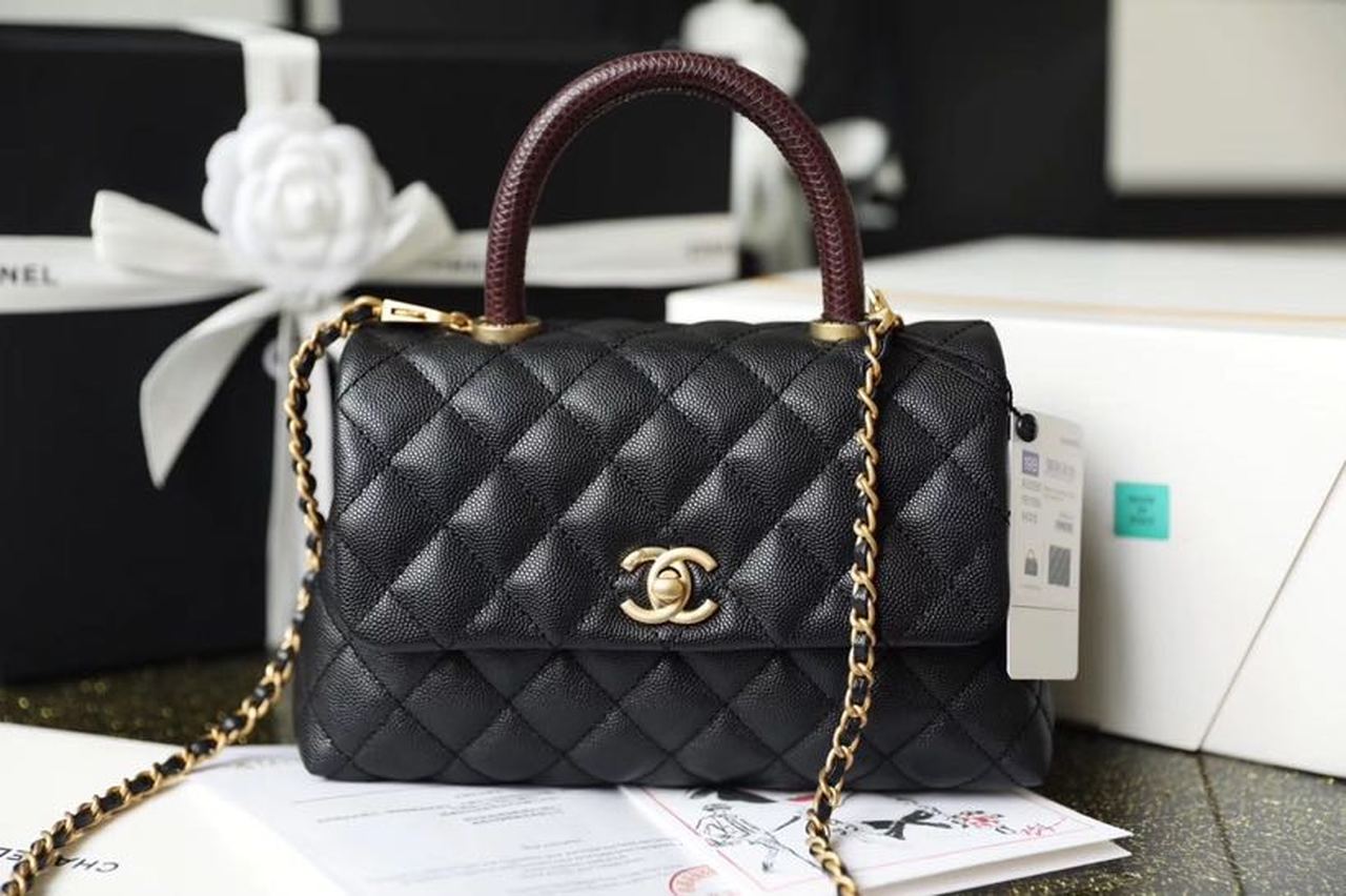 ChanelMedium Flap Bag With Top Handle Black For Women, Women’s Handbags, Shoulder And Crossbody Bags 9in/23cm A92990