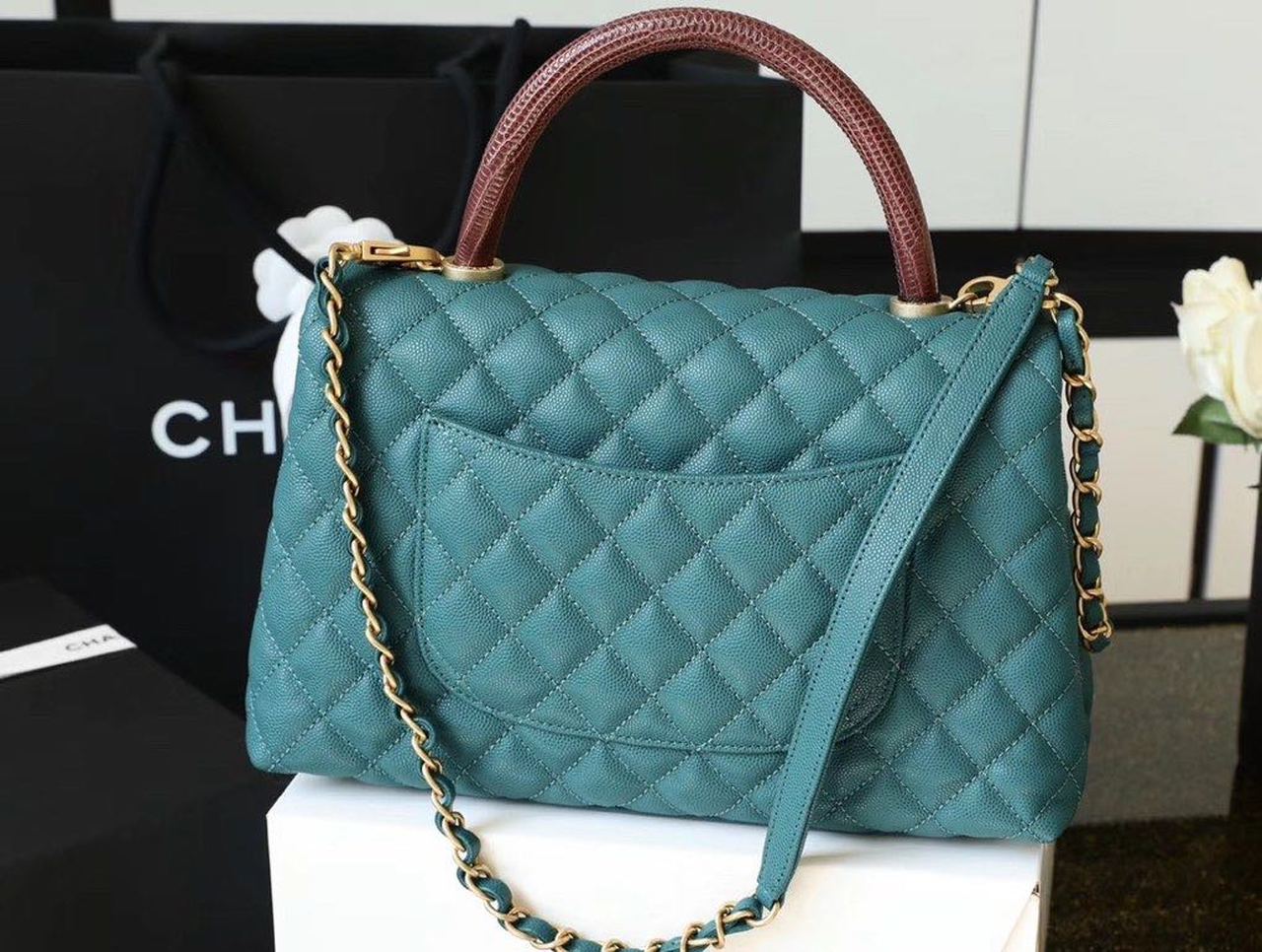 ChanelLarge Flap Bag With Top Handle Teal For Women, Women’s Handbags, Shoulder And Crossbody Bags 11in/28cm A92991