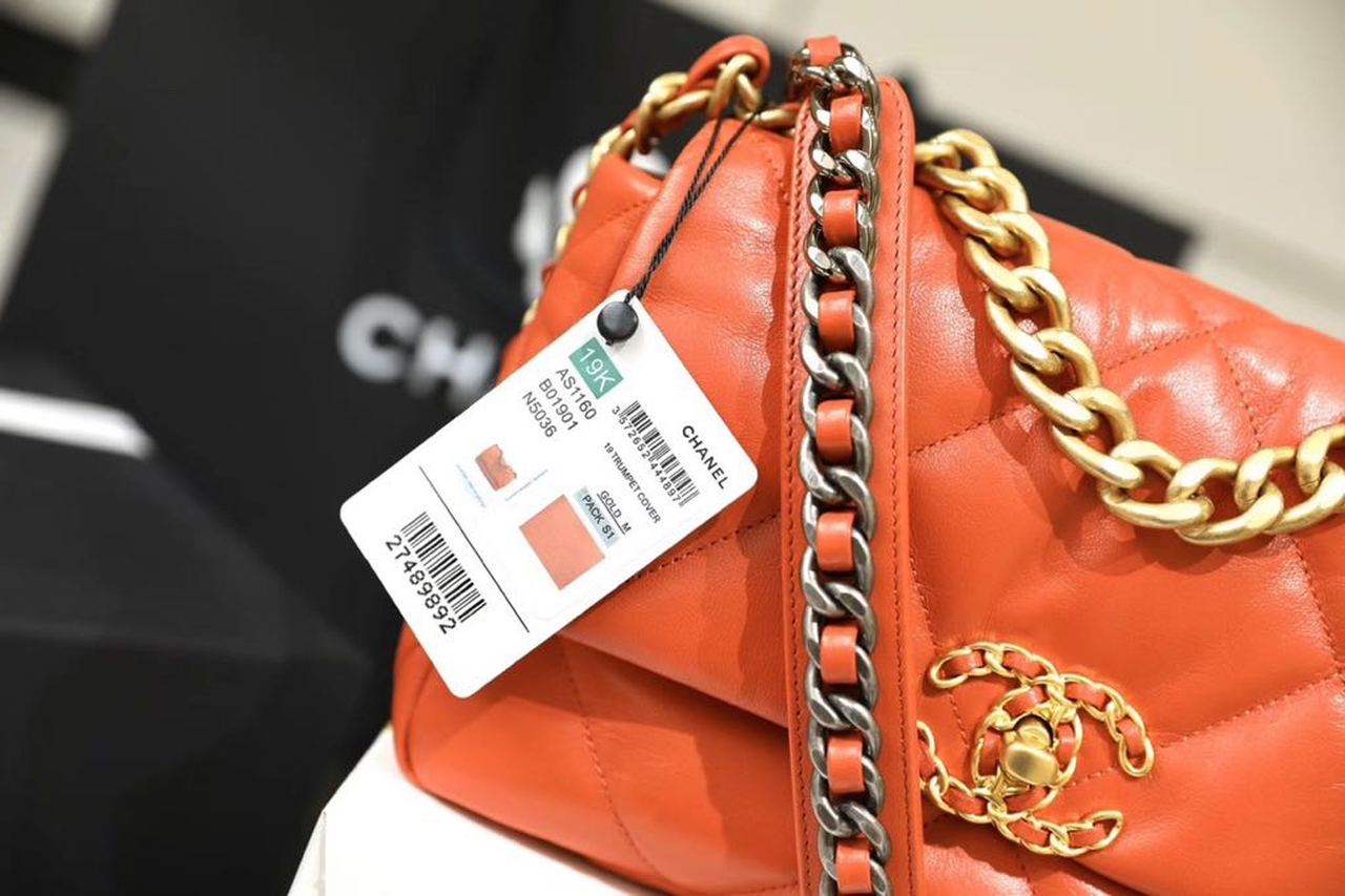CHL 19 Handbag 26cm Orange For Women AS1160