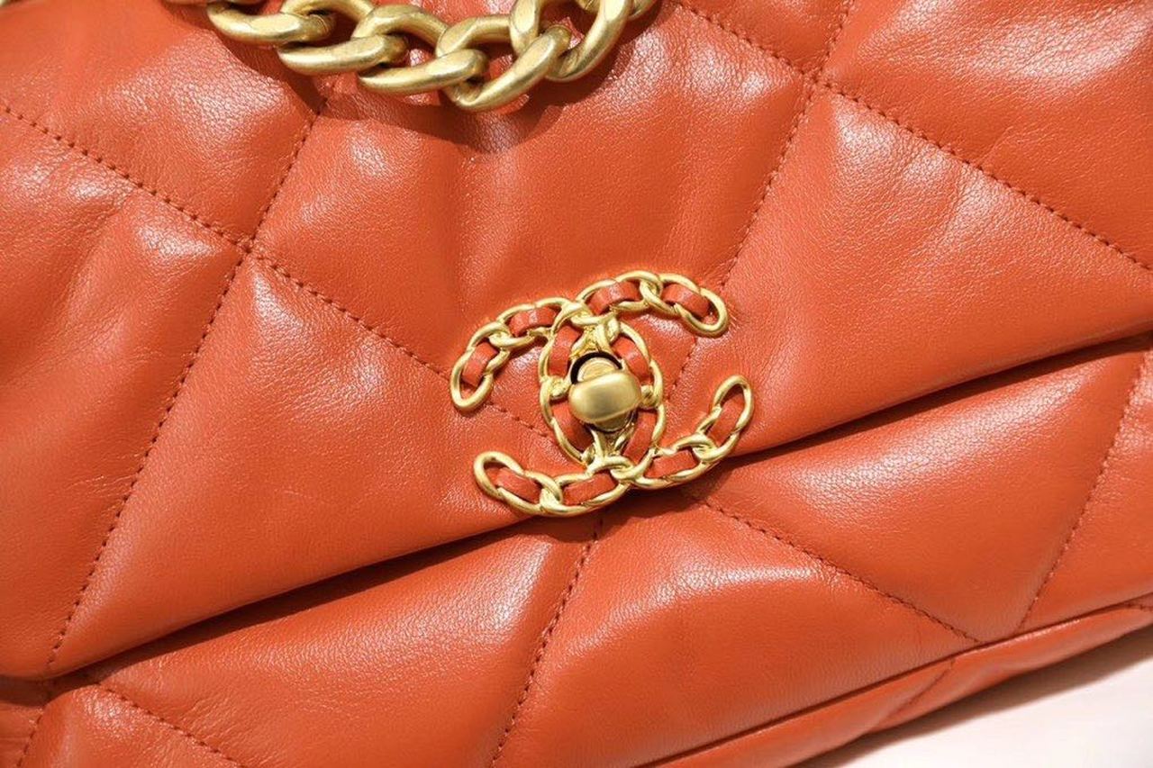 CHL 19 Handbag 26cm Orange For Women AS1160