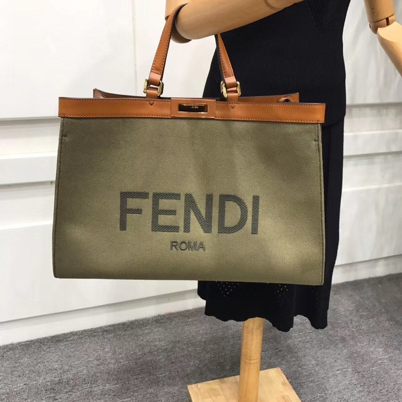 FI Peekaboo X-Tote Canvas Bag Khaki For Women, Women’s Handbags, Shoulder Bags 16.1in/41cm FF 8BH374