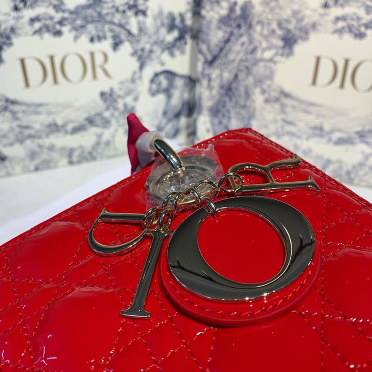 DI Medium Lady Bag Gold Toned Hardware Cherry Red Patent For Women 9.5in/24cm CD M0565OWCB_M323