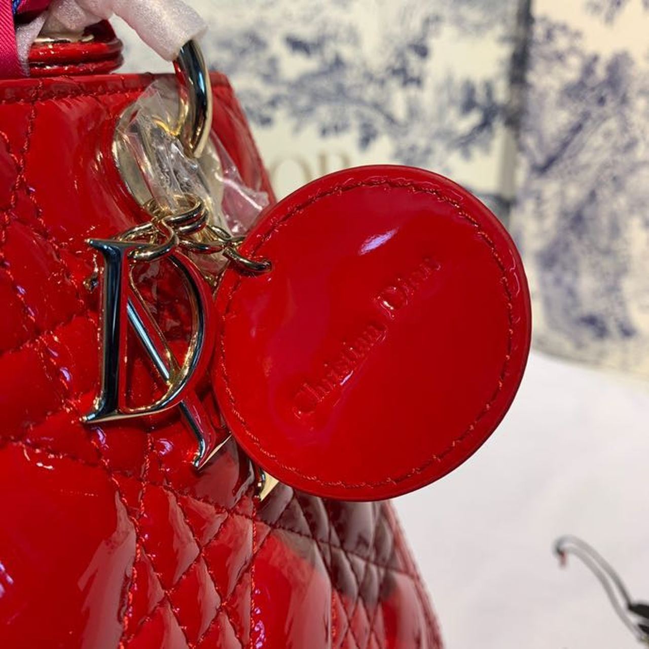 DI Medium Lady Bag Gold Toned Hardware Cherry Red Patent For Women 9.5in/24cm CD M0565OWCB_M323
