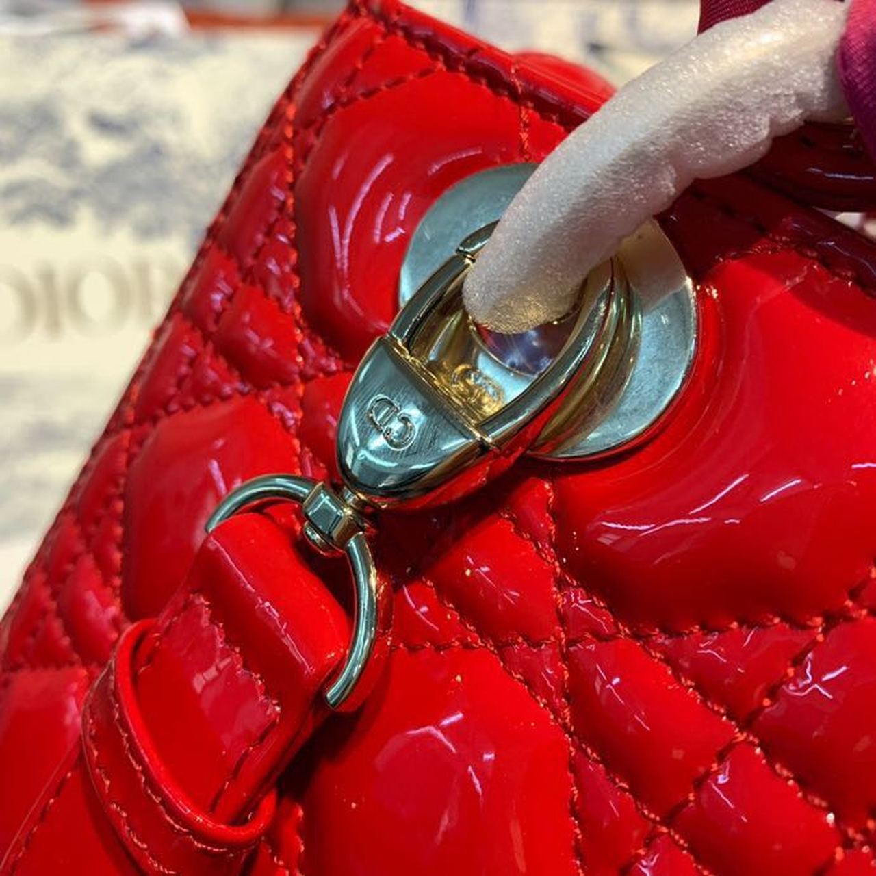 DI Medium Lady Bag Gold Toned Hardware Cherry Red Patent For Women 9.5in/24cm CD M0565OWCB_M323