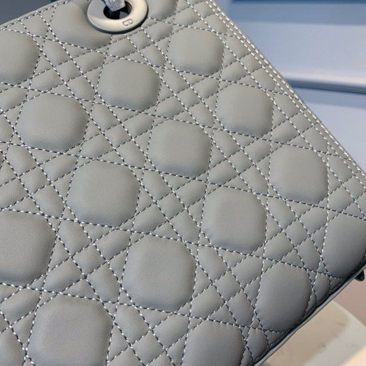 DI Medium Ultramatte Lady Bag Grey For Women 9.5in/24cm CD M0565ILOI_M41G