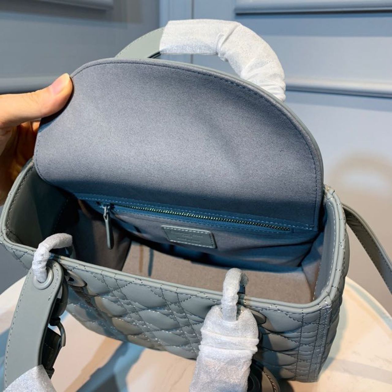 DI Medium Ultramatte Lady Bag Grey For Women 9.5in/24cm CD M0565ILOI_M41G