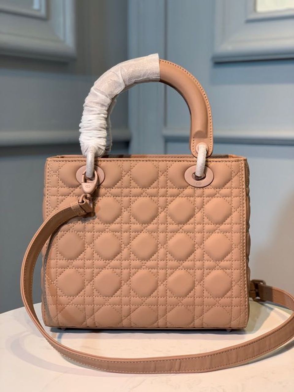 DI Medium Ultramatte Lady Bag Blush For Women, Women’s Handbags 9in/24cm CD M0565ILOI_M50P