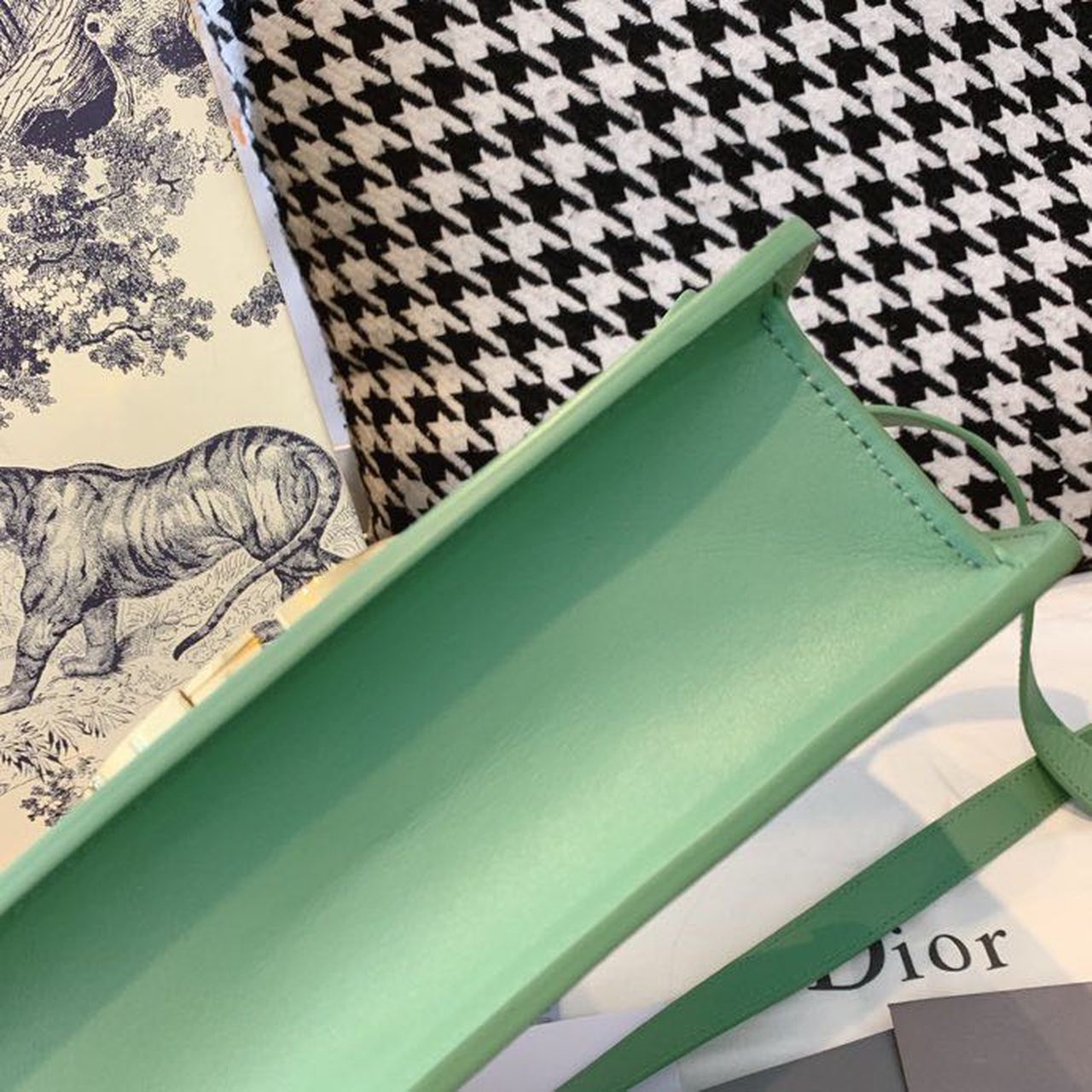 DI Medium 30 Montaigne Bag Deep Mint Green Box For Women 24cm/9in CD