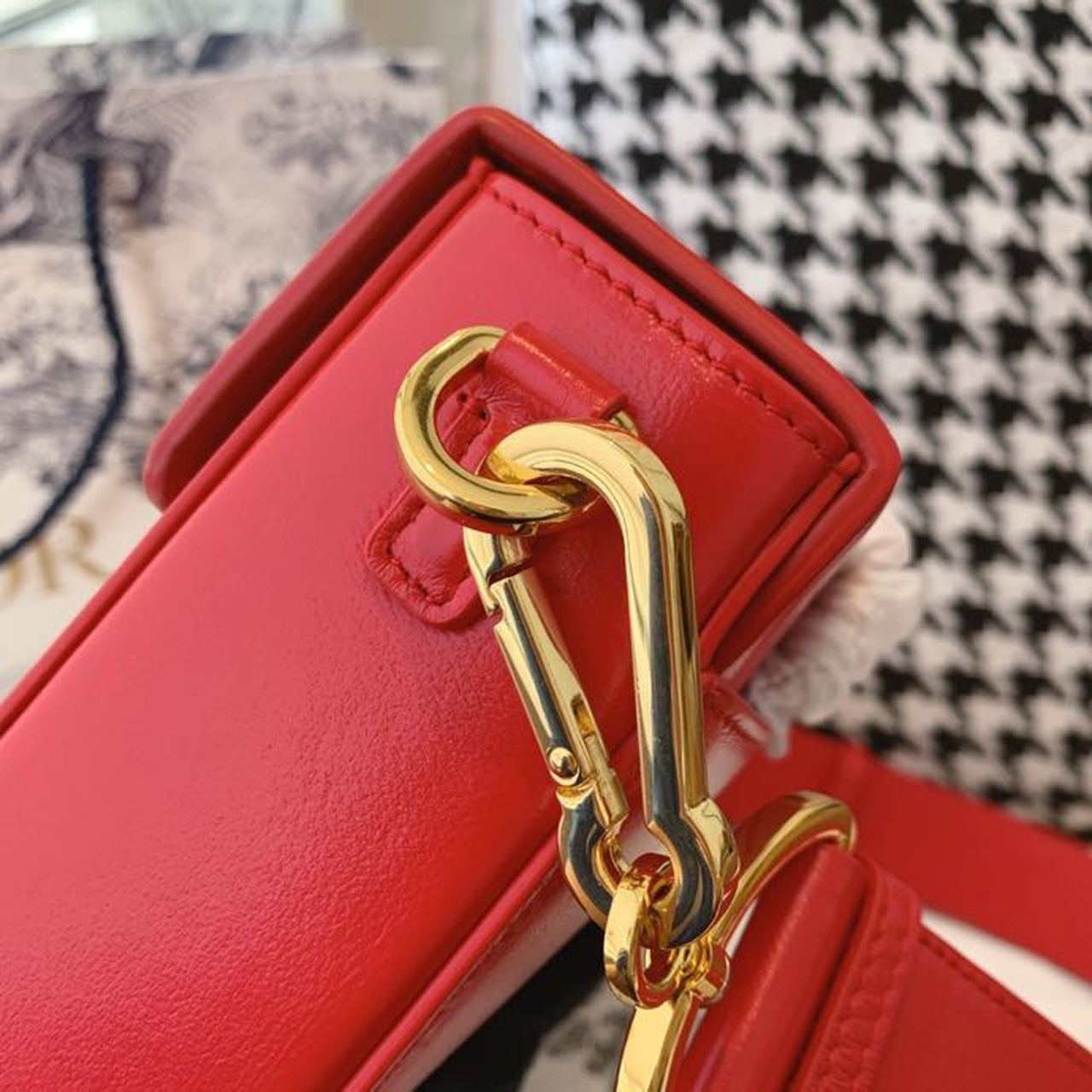 DI Mini 30 Montaigne Bag Gold Toned Hardware Red For Women 18cm/7in CD