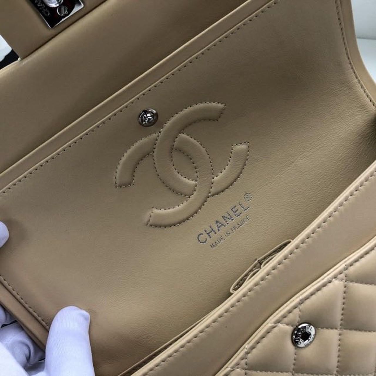Chanel Classic Handbag Silver Hardware Beige For Women, Women’s Bags, Shoulder And Crossbody Bags 10.2in/26cm A01112