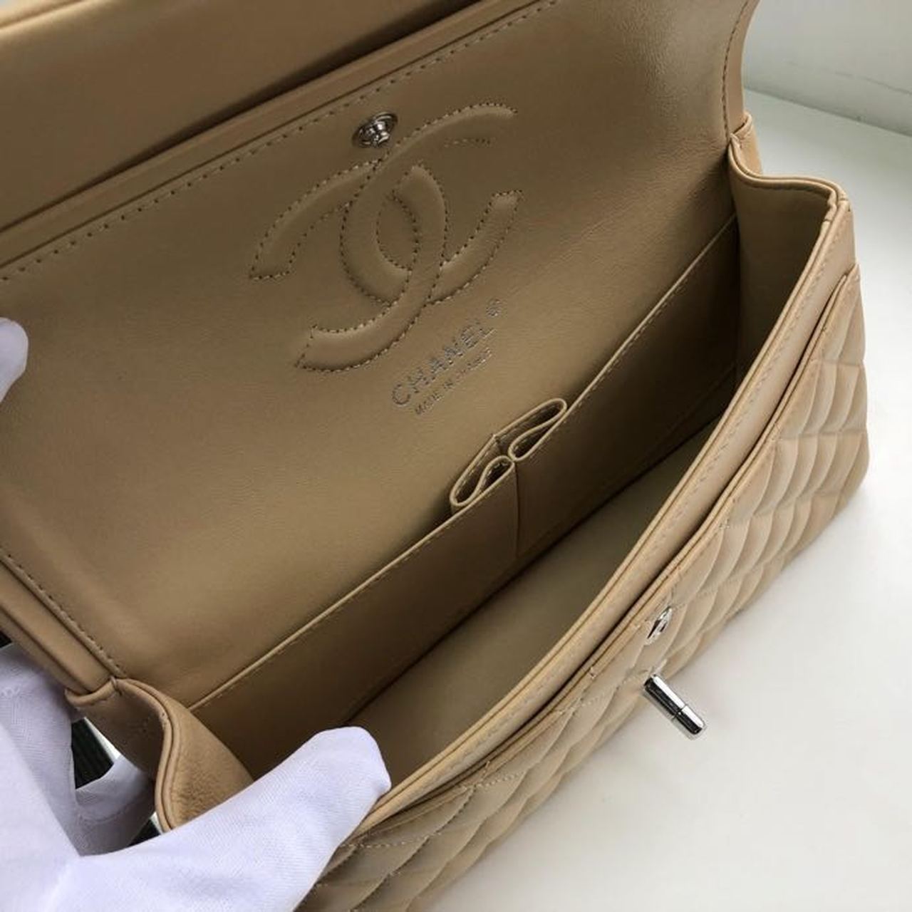 Chanel Classic Handbag Silver Hardware Beige For Women, Women’s Bags, Shoulder And Crossbody Bags 10.2in/26cm A01112