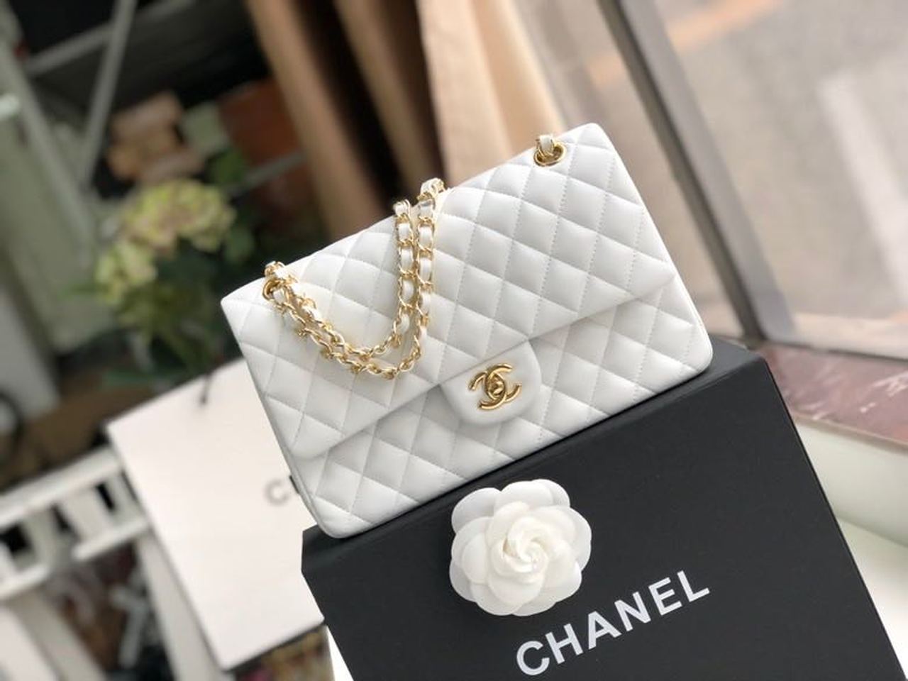 Chanel Classic Handbag Gold Toned Hardware White For Women, Women’s Bags, Shoulder And Crossbody Bags 10.2in/26cm A01112