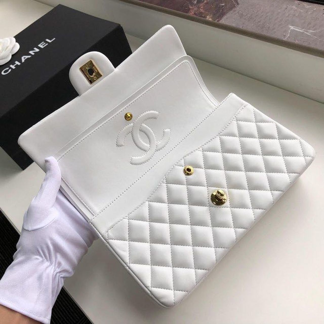 Chanel Classic Handbag Gold Toned Hardware White For Women, Women’s Bags, Shoulder And Crossbody Bags 10.2in/26cm A01112