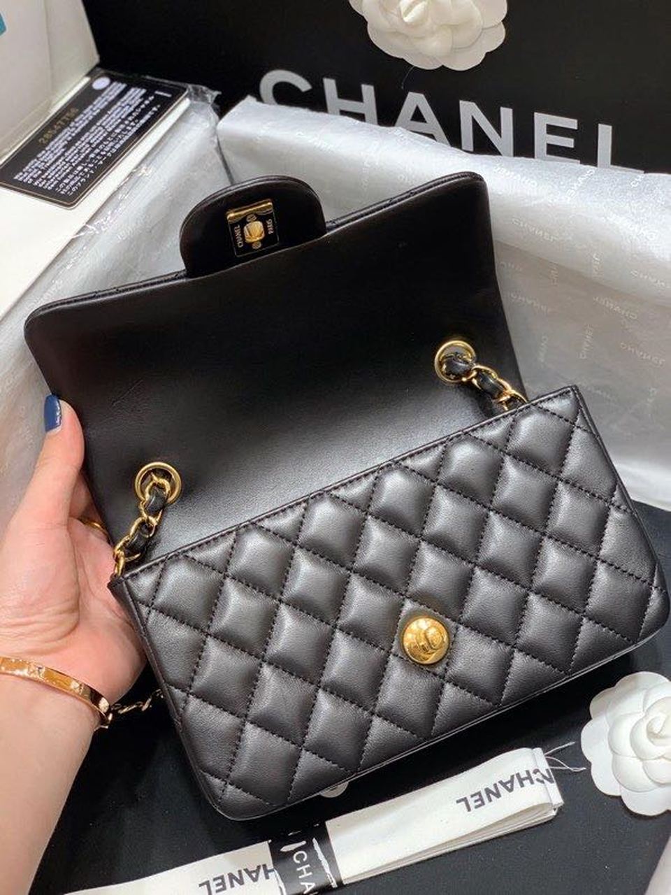 CHL Classic Flap Bag Gold Toned Hardware Black For Women, Women’s Bags, Shoulder And Crossbody Bags 7.8in/20cm A01116