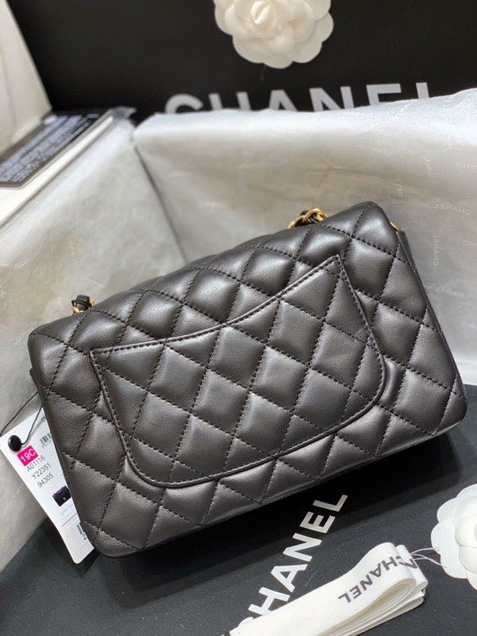 CHL Classic Flap Bag Gold Toned Hardware Black For Women, Women’s Bags, Shoulder And Crossbody Bags 7.8in/20cm A01116