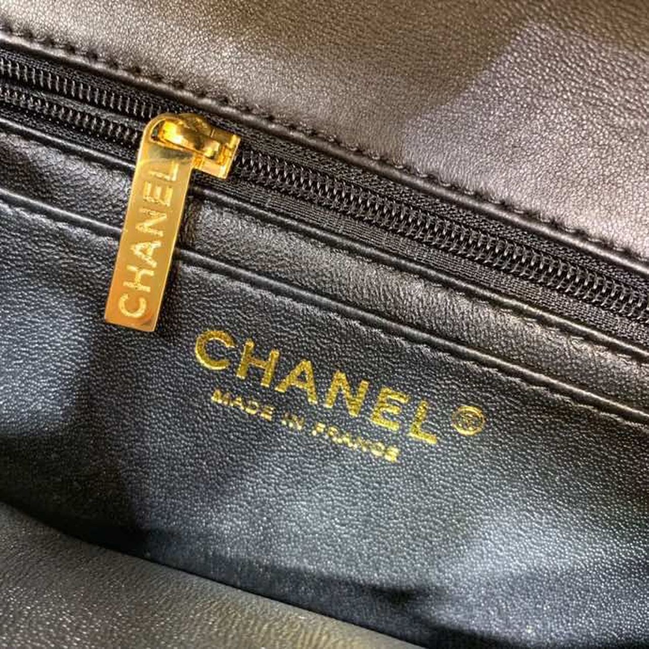 CHL Classic Flap Bag Gold Toned Hardware Black For Women, Women’s Bags, Shoulder And Crossbody Bags 7.8in/20cm A01116