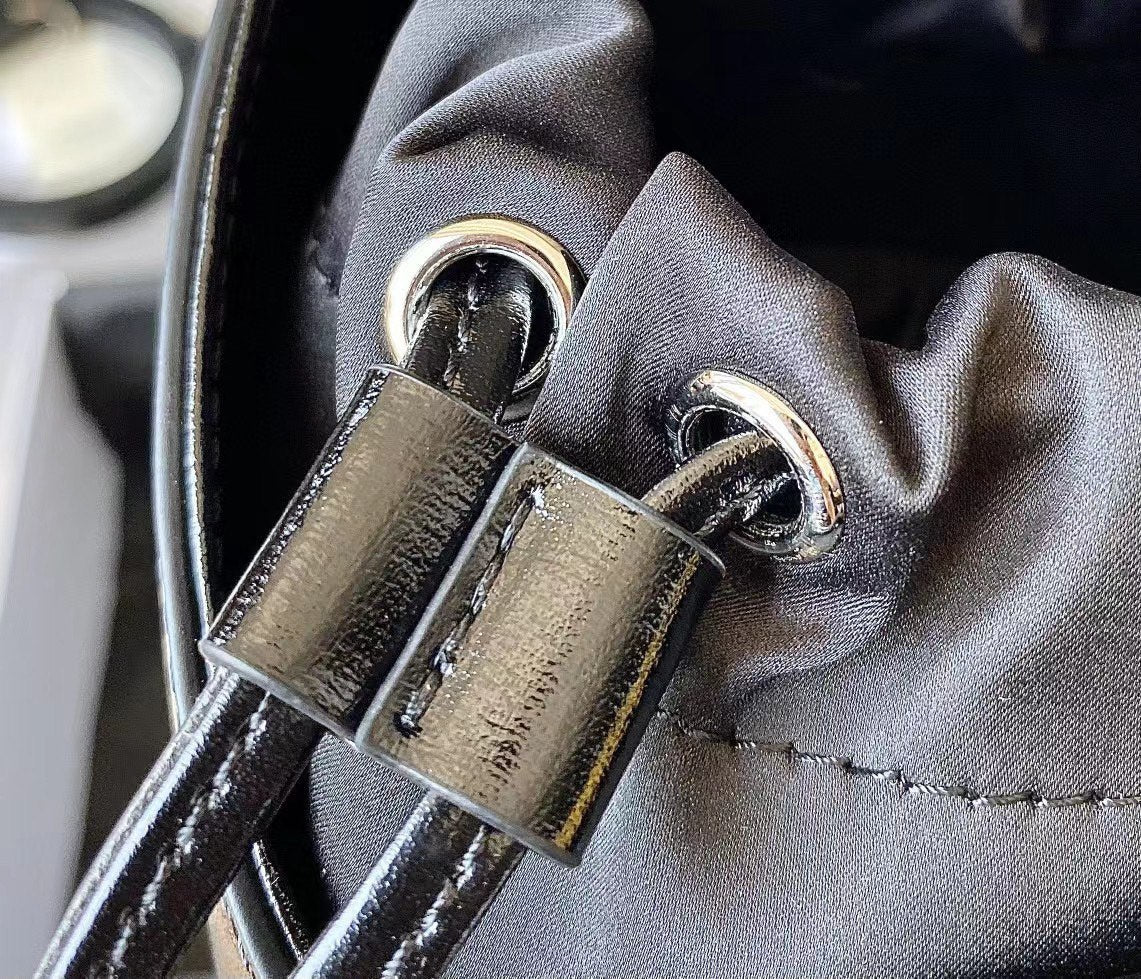 gv Mini Cut Out Bucket Bag Black For Women, Handbags, Shoulder Bags 6.3in/16cm GVC BB50NRB1GV-001