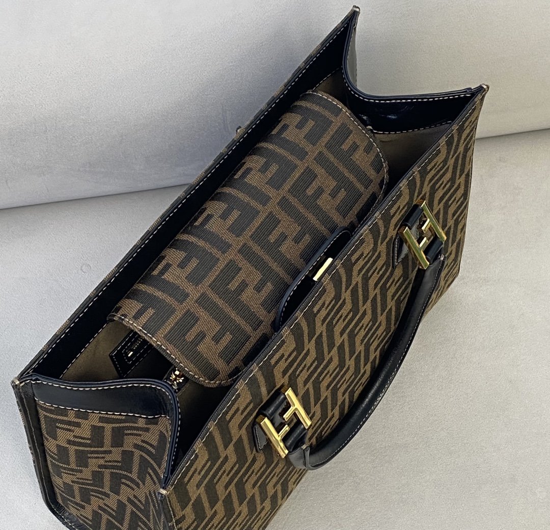 FI Tote Bag 13.8in/35cm Brown For Women FF