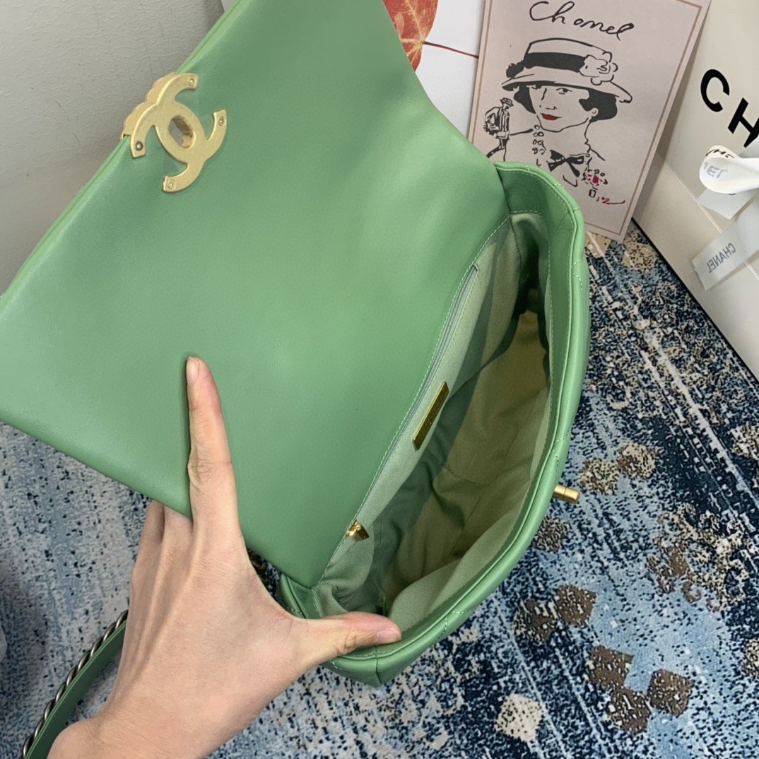 CHL 19 Flap Bag Gold Hardware Green For Women, Women’s Handbags, Shoulder Bags 10.2in/26cm AS1160