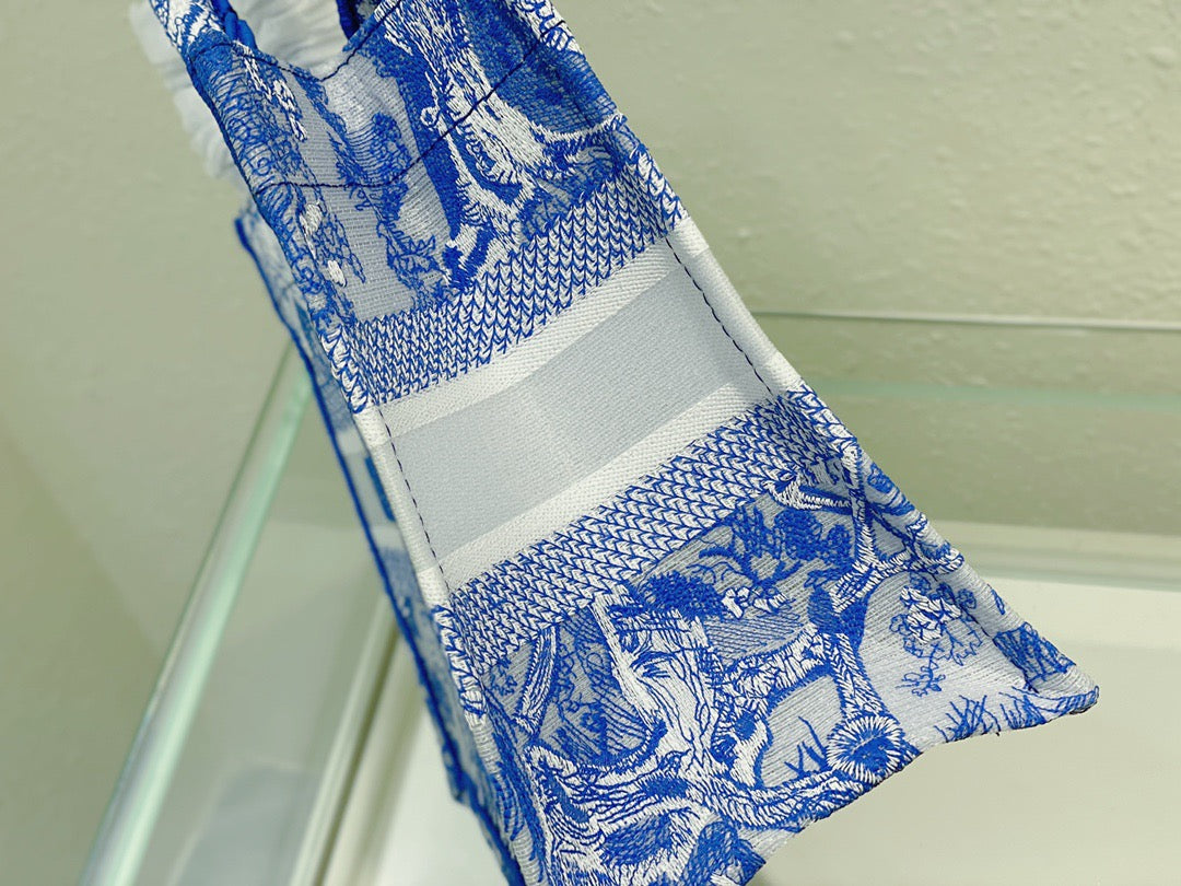 DI Small Book Tote Blue, For Women, Women’s Handbags 26.5cm/10.5in CD M1265ZRVJ_M808