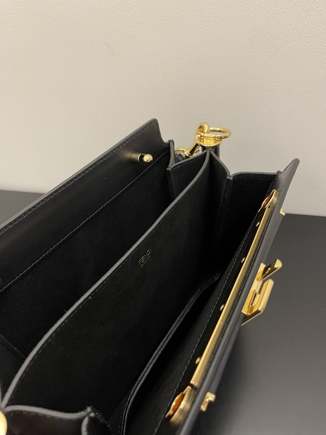 FI Touch Black Bag For Woman 19cm/7.5in