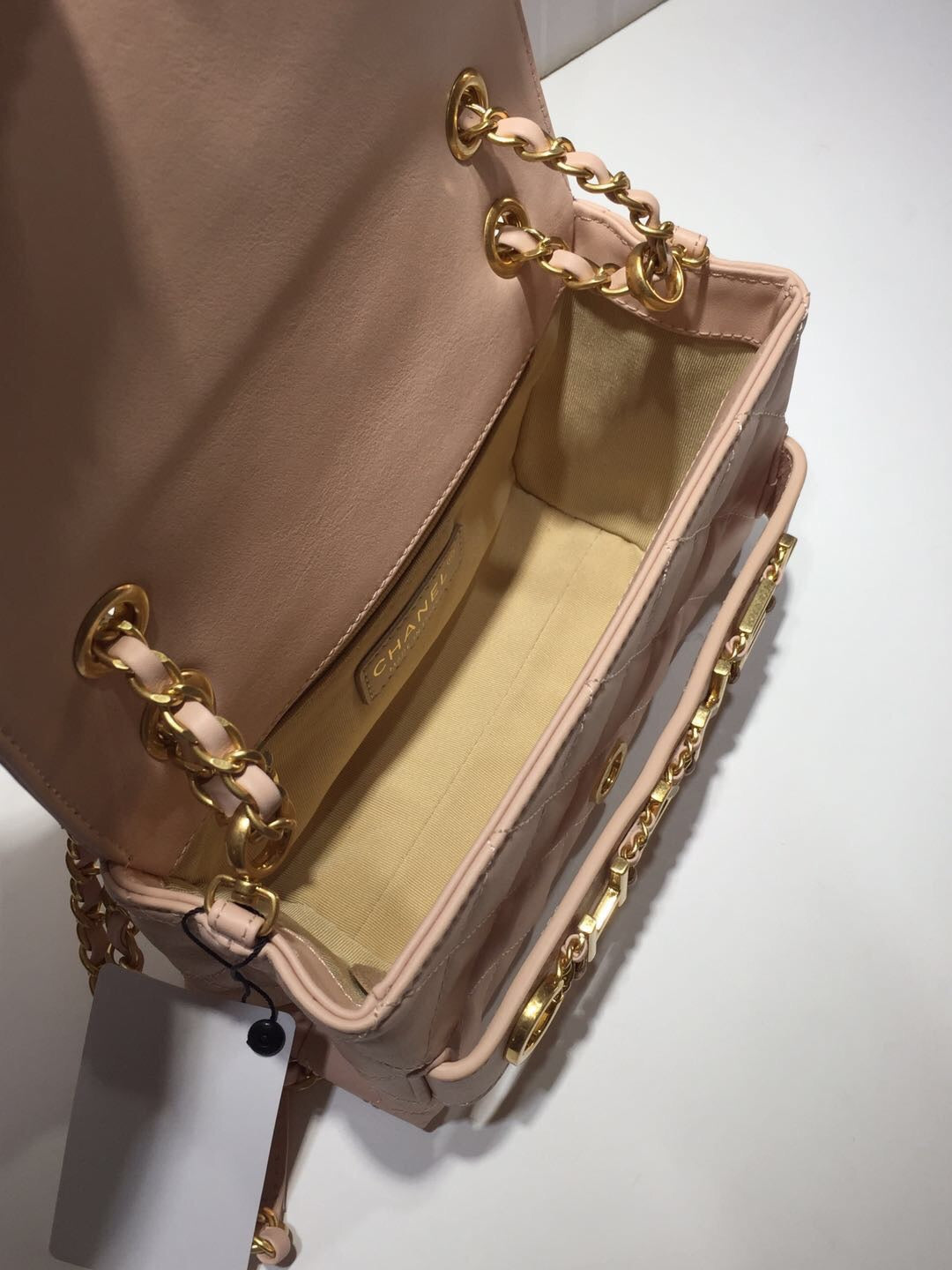 ChanelFront Logo Small Flap Bag Gold Hardware Creme For Women, Women’s Handbags, Shoulder Bags 8.2in/21cm AS1490