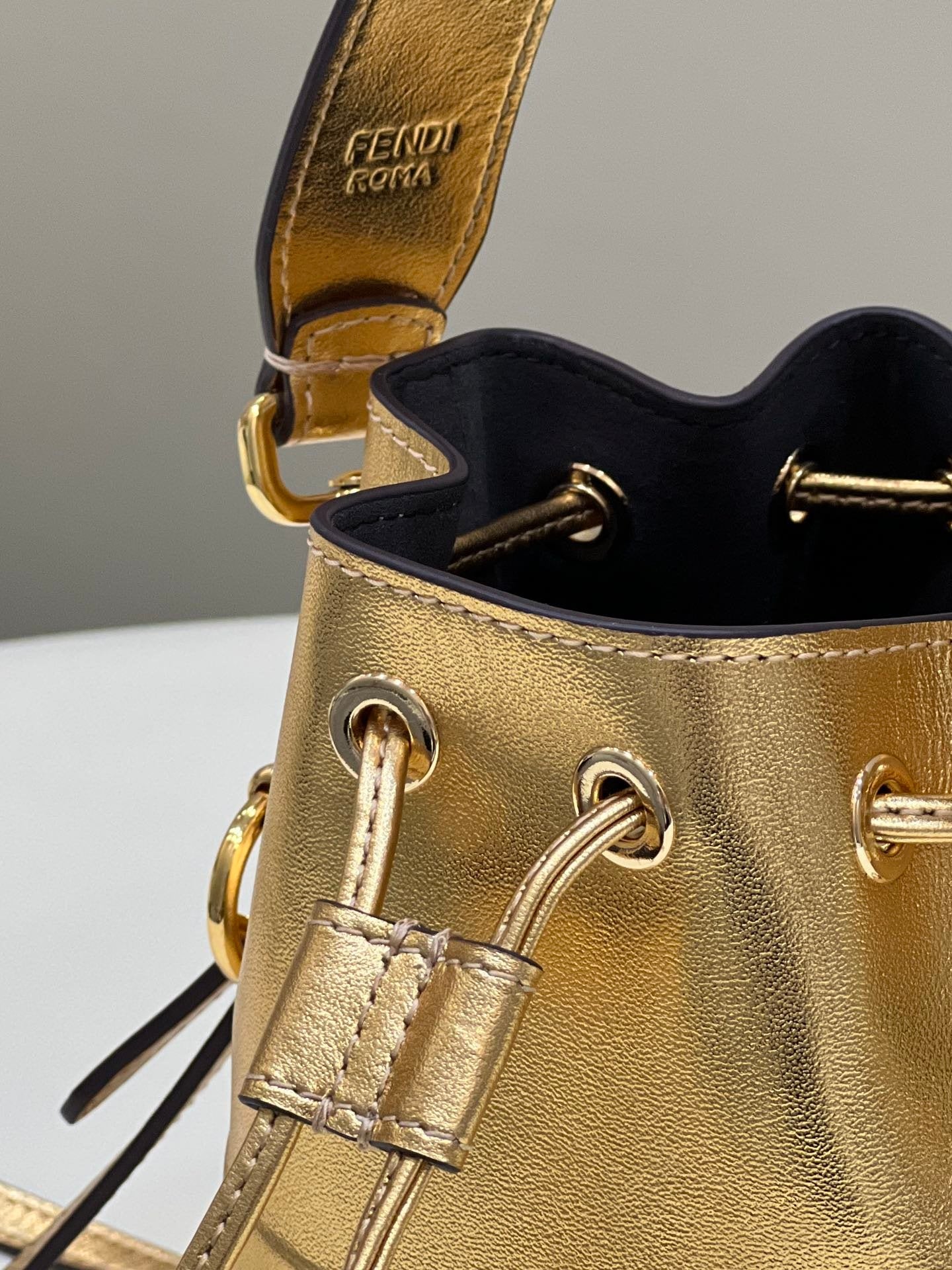 FI Mon Tresor Gold For Women, Women’s Handbags, Shoulder And Crossbody Bags 7in/18cm FF 8BS010AK61F1GNN