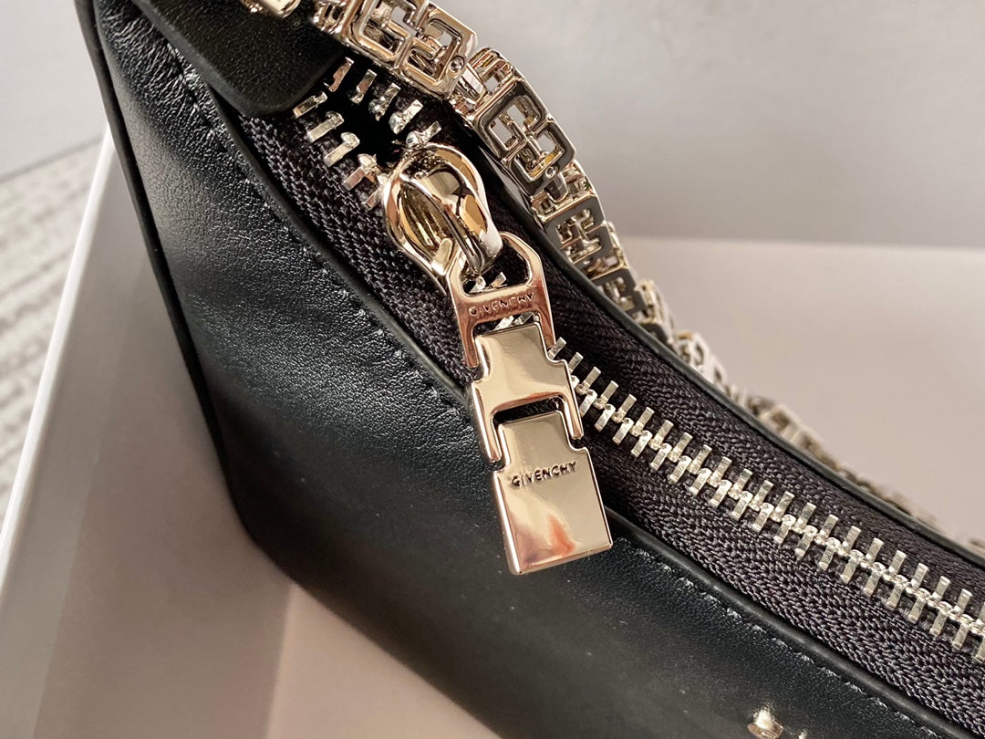 gv Small Moon Cut Out Bag Black For Women, Handbags, Shoulder Bags 9.8in/25cm GVC BB50LGB1A4-001