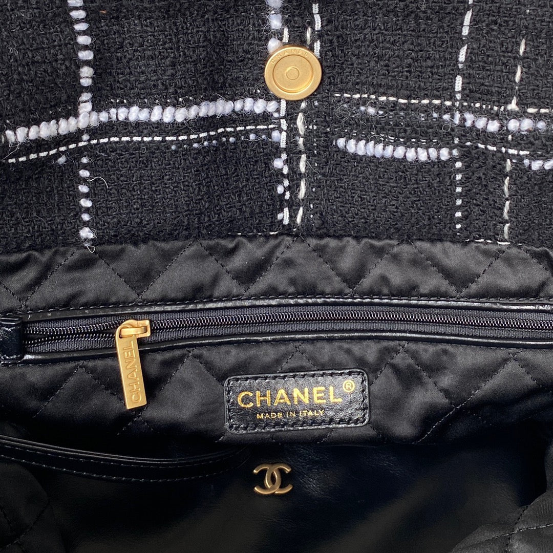 CHL 22 Handbag Gold Hardware Black For Women, Women’s Handbags, Shoulder Bags 18.3in/47cm AS3262 B08553 NJ058