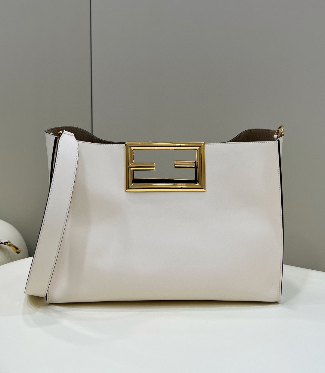 FI Way Medium White Bag For Woman 29.5cm/11.5in
